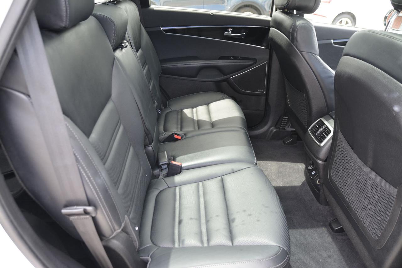 2016 Kia Sorento SX Photo
