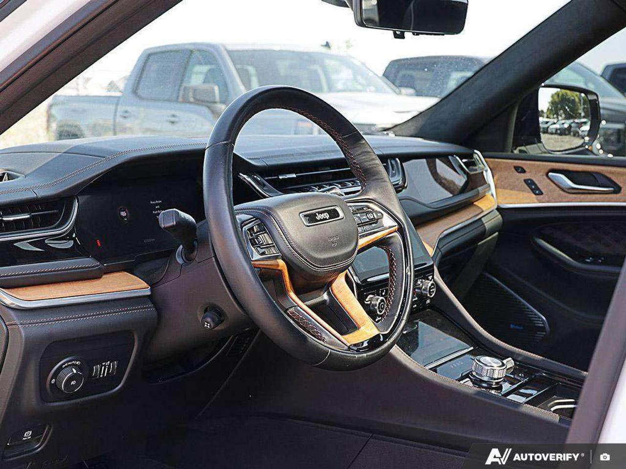 2023 Jeep Grand Cherokee SUMMIT RESERVE, 3.6L V6, AWD, ALLOYS, LEATHER 6-PASSENGER, CERTIFIED PREOWNED! Photo