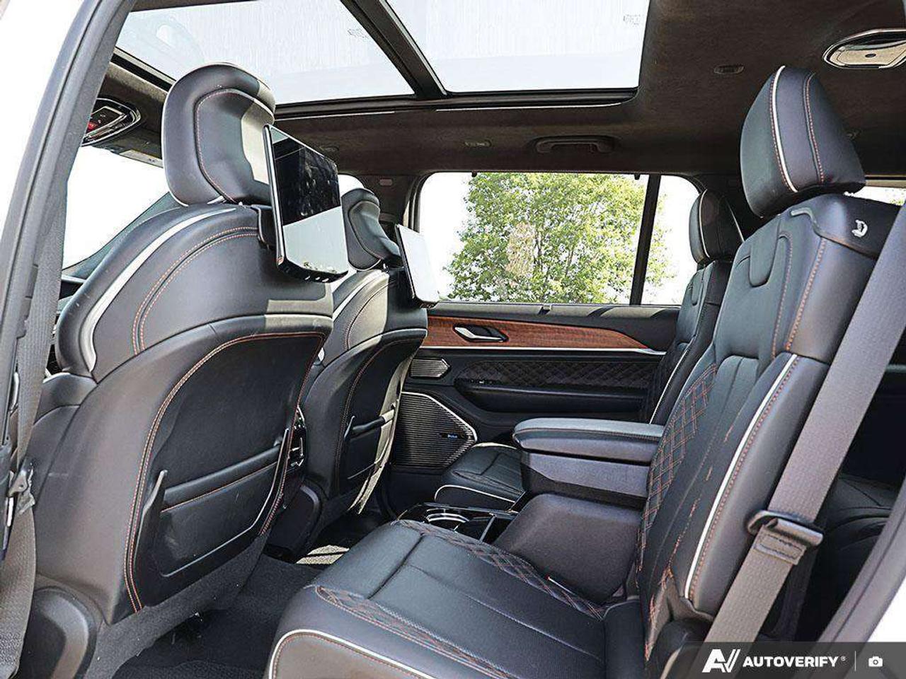 2023 Jeep Grand Cherokee SUMMIT RESERVE, 3.6L V6, AWD, ALLOYS, LEATHER 6-PASSENGER, CERTIFIED PREOWNED! Photo