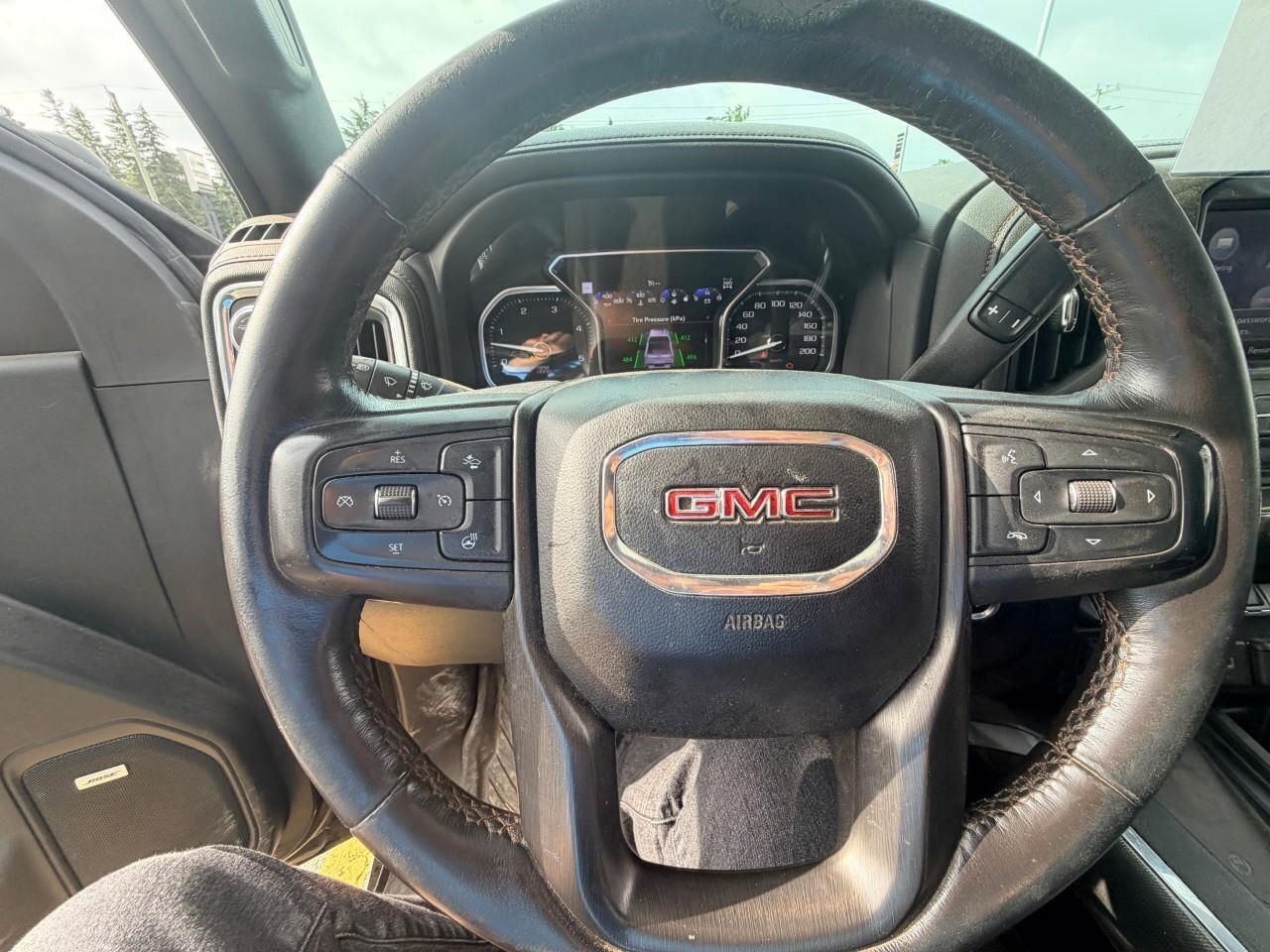 2020 GMC SIERRA 2500HD AT4AT4, 6.6L V8 DIESEL, 4X4, ALLOYS, LEATHER, 1-OW Photo