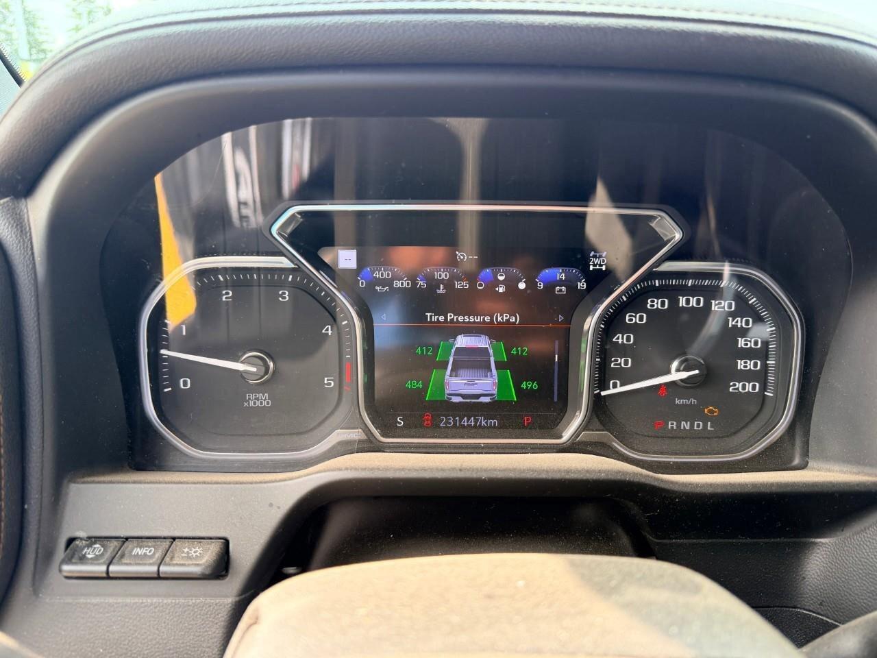 2020 GMC SIERRA 2500HD AT4AT4, 6.6L V8 DIESEL, 4X4, ALLOYS, LEATHER, 1-OW Photo