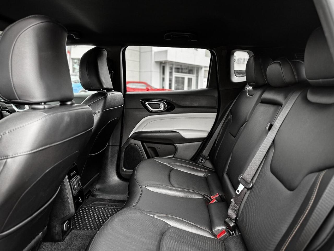 2024 Jeep Compass Limited   ELITE EXTERIOR GROUP   HEATED/VENTED LEA Photo