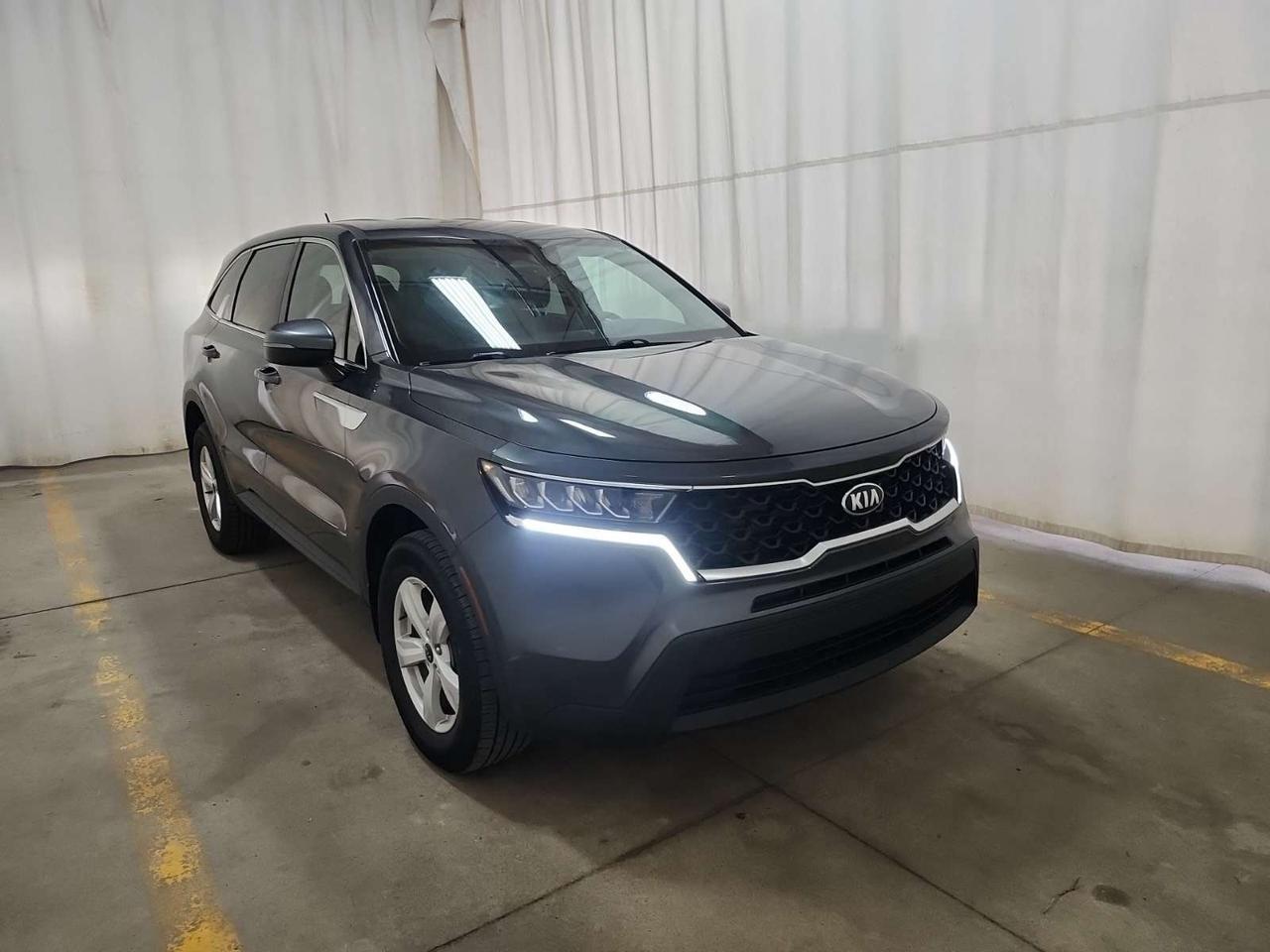 2021 Kia Sorento LX+ l 7 Passanger l AWD l 2.5L l 4Cyl l 2 Keys l Photo