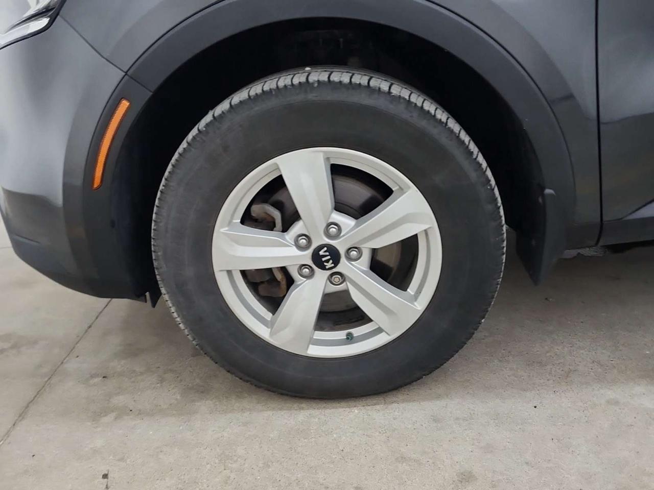 2021 Kia Sorento LX+ l 7 Passanger l AWD l 2.5L l 4Cyl l 2 Keys l Photo