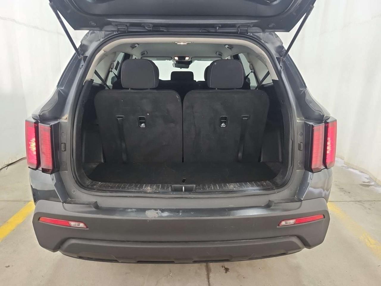 2021 Kia Sorento LX+ l 7 Passanger l AWD l 2.5L l 4Cyl l 2 Keys l Photo