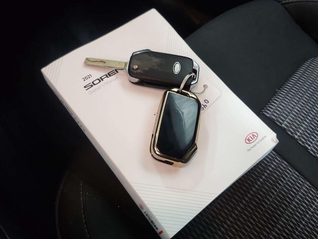 2021 Kia Sorento LX+ l 7 Passanger l AWD l 2.5L l 4Cyl l 2 Keys l Photo