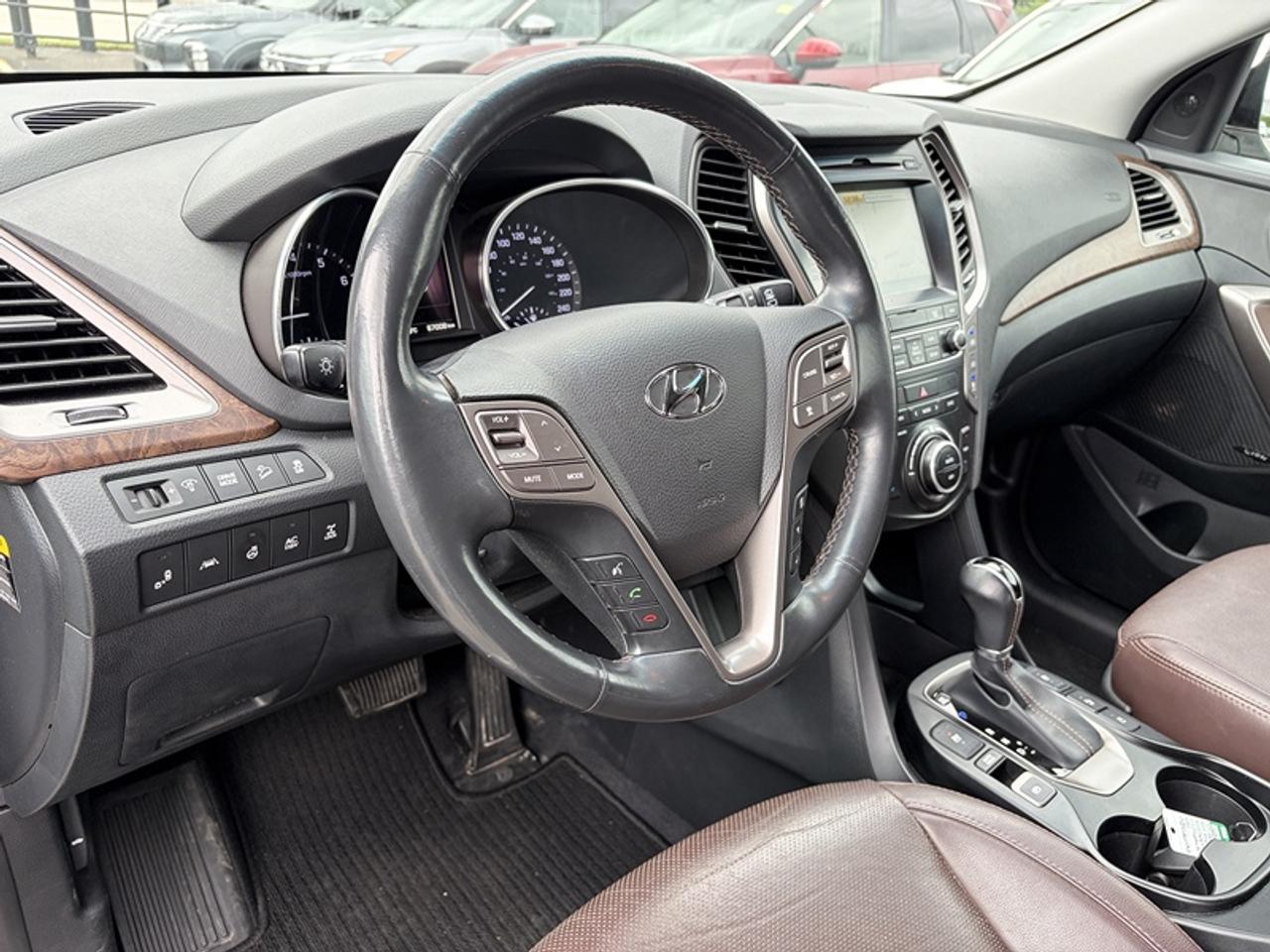 2018 Hyundai Santa Fe XL Ultimate with Saddle Interior   Leather   Roof   N Photo