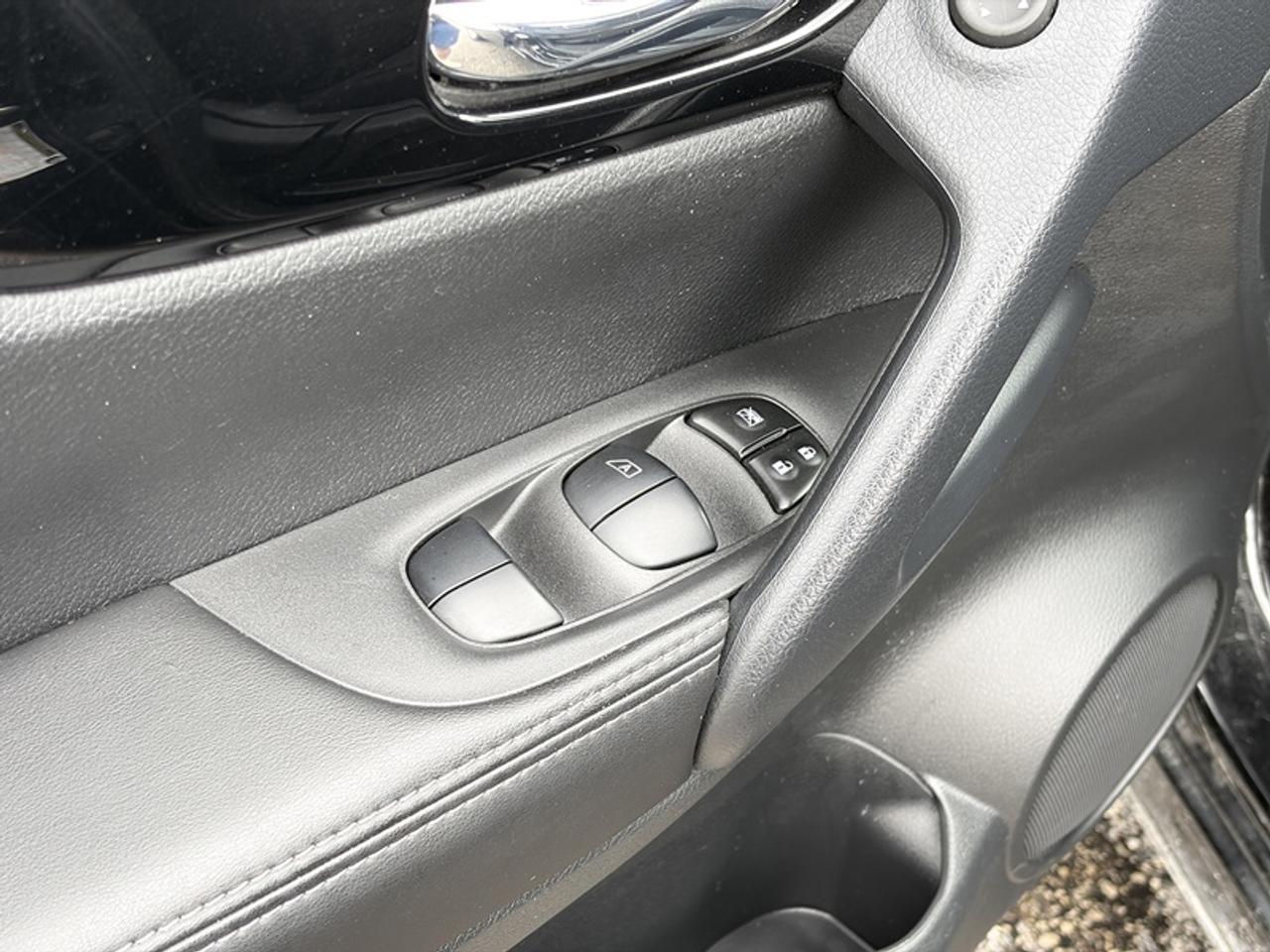 2023 Nissan Qashqai SV AWD   Roof   Rear Camera   Remote Start   CarPl Photo