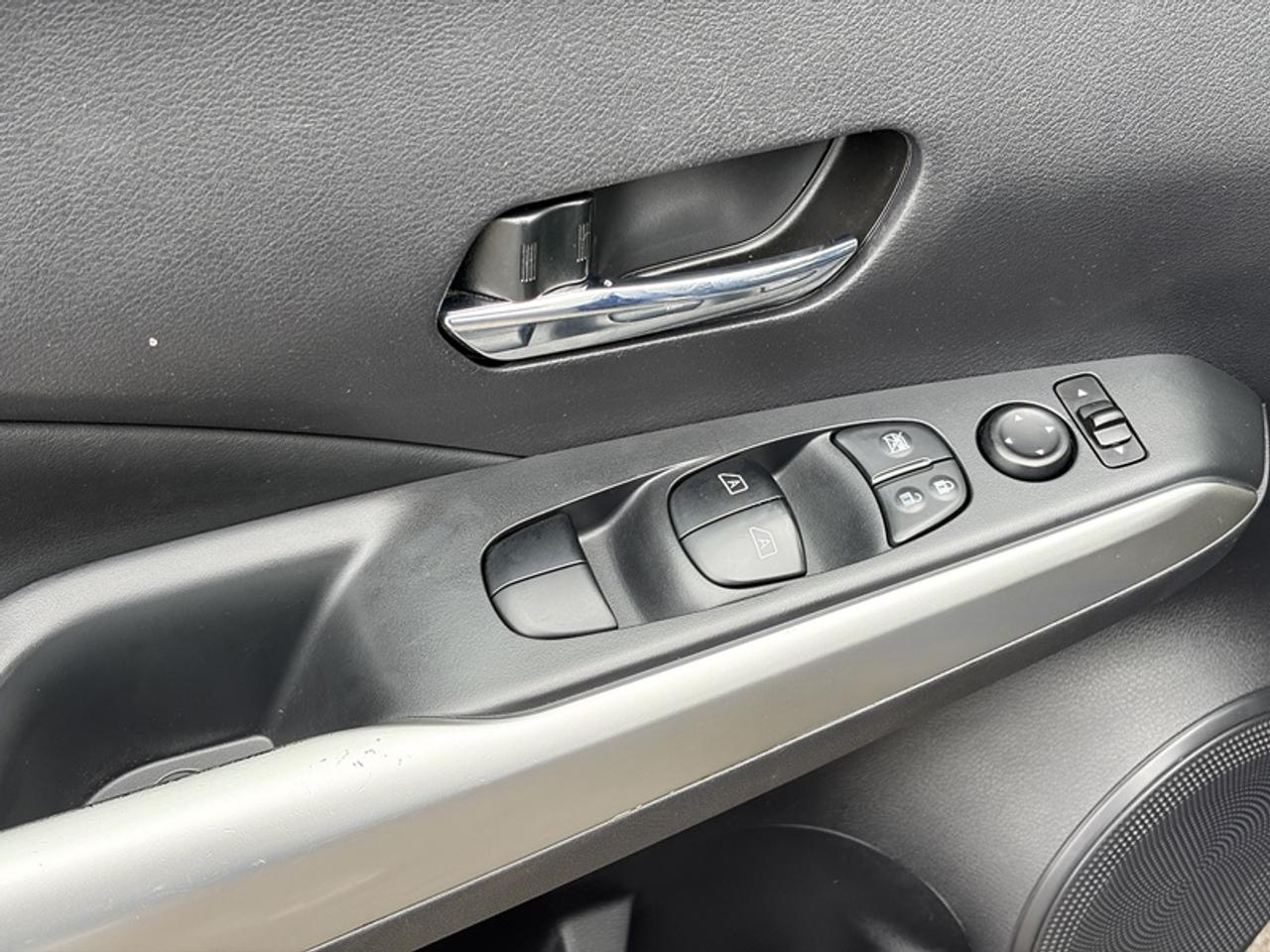 2020 Nissan Kicks SR   Leather   Push Start    360 Camera   Remote S Photo