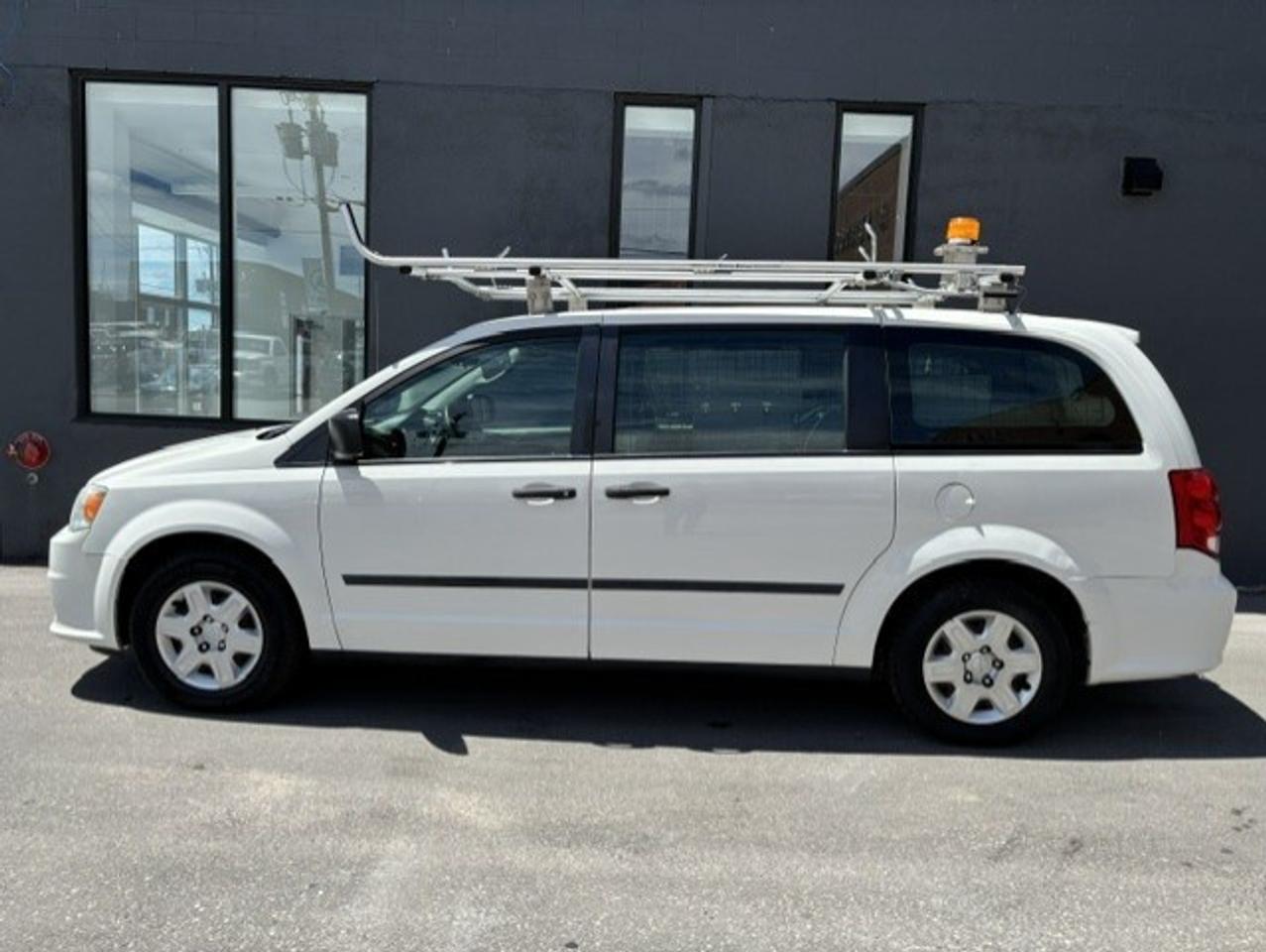 2011 Dodge Grand Caravan C/V CARGO *ONLY 90KM-LADDER RACKS-DIVIDER-SHELVES* Photo