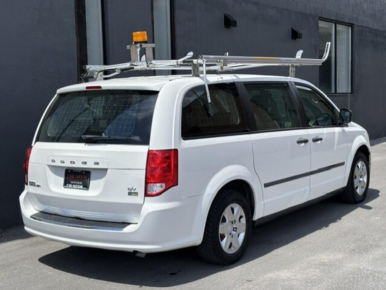 2011 Dodge Grand Caravan C/V CARGO *ONLY 90KM-LADDER RACKS-DIVIDER-SHELVES* Photo4