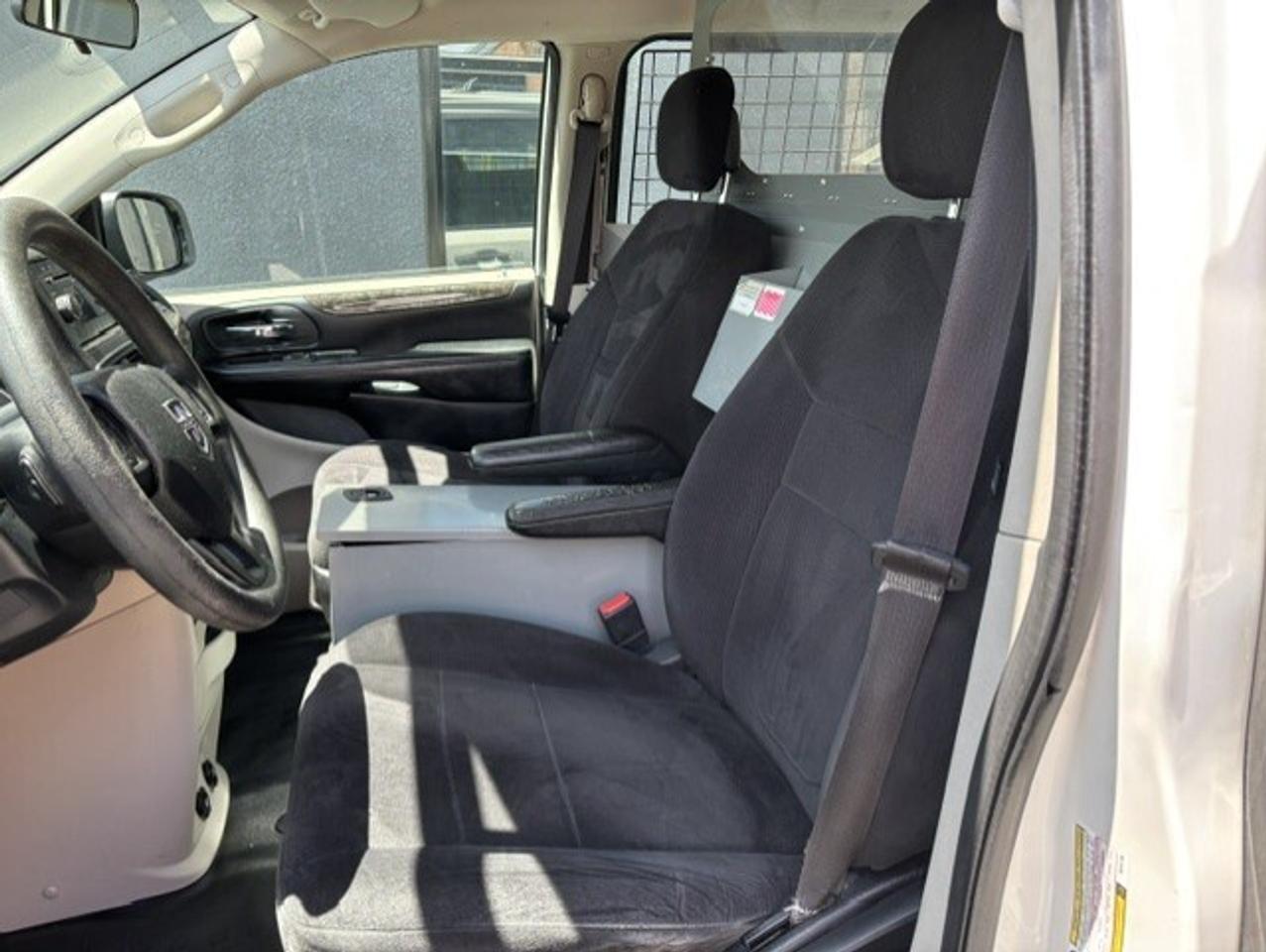 2011 Dodge Grand Caravan C/V CARGO *ONLY 90KM-LADDER RACKS-DIVIDER-SHELVES* Photo