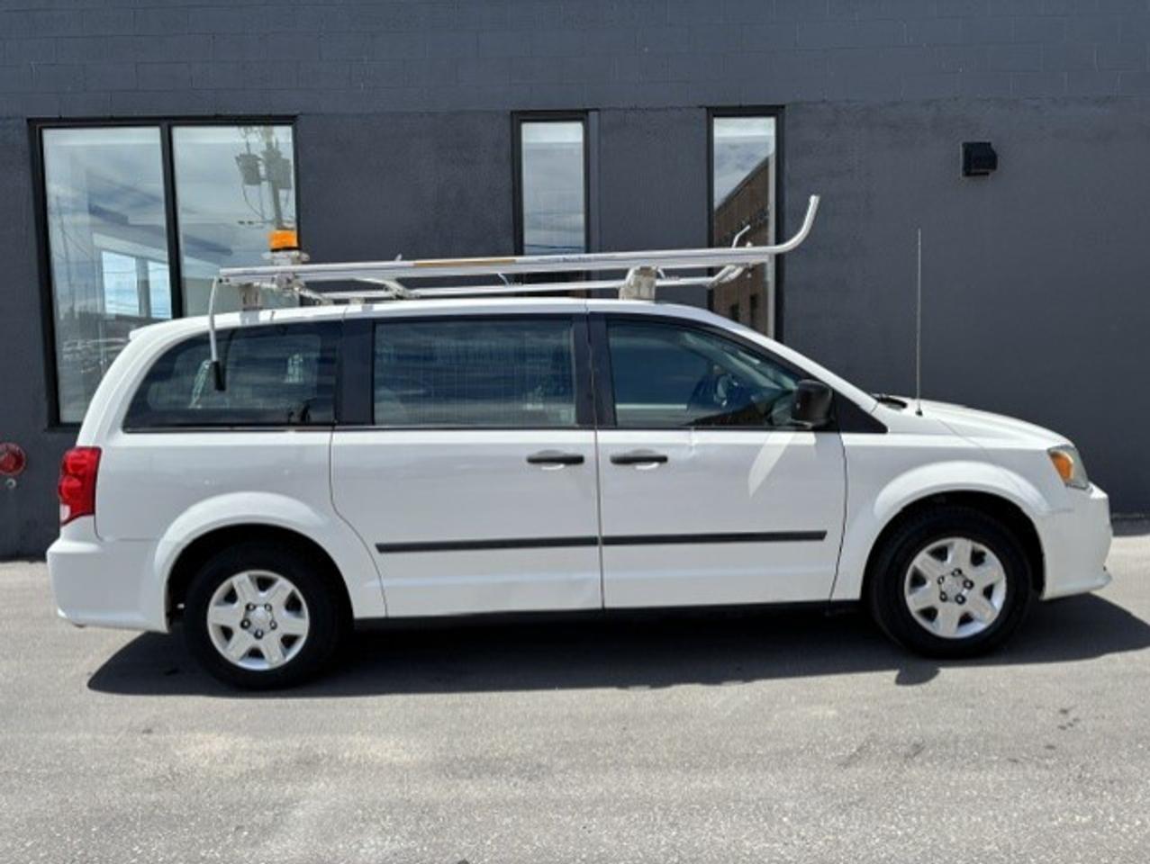 2011 Dodge Grand Caravan C/V CARGO *ONLY 90KM-LADDER RACKS-DIVIDER-SHELVES* Photo