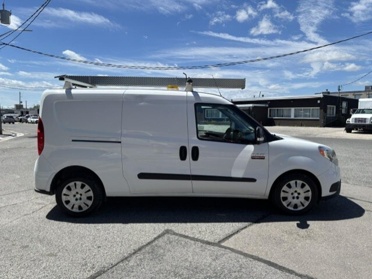 2015 RAM Promaster City Wagon SLT LADDER RACKS-DIVIDER-SHELVES-CAMERA-CERTIFIED Photo