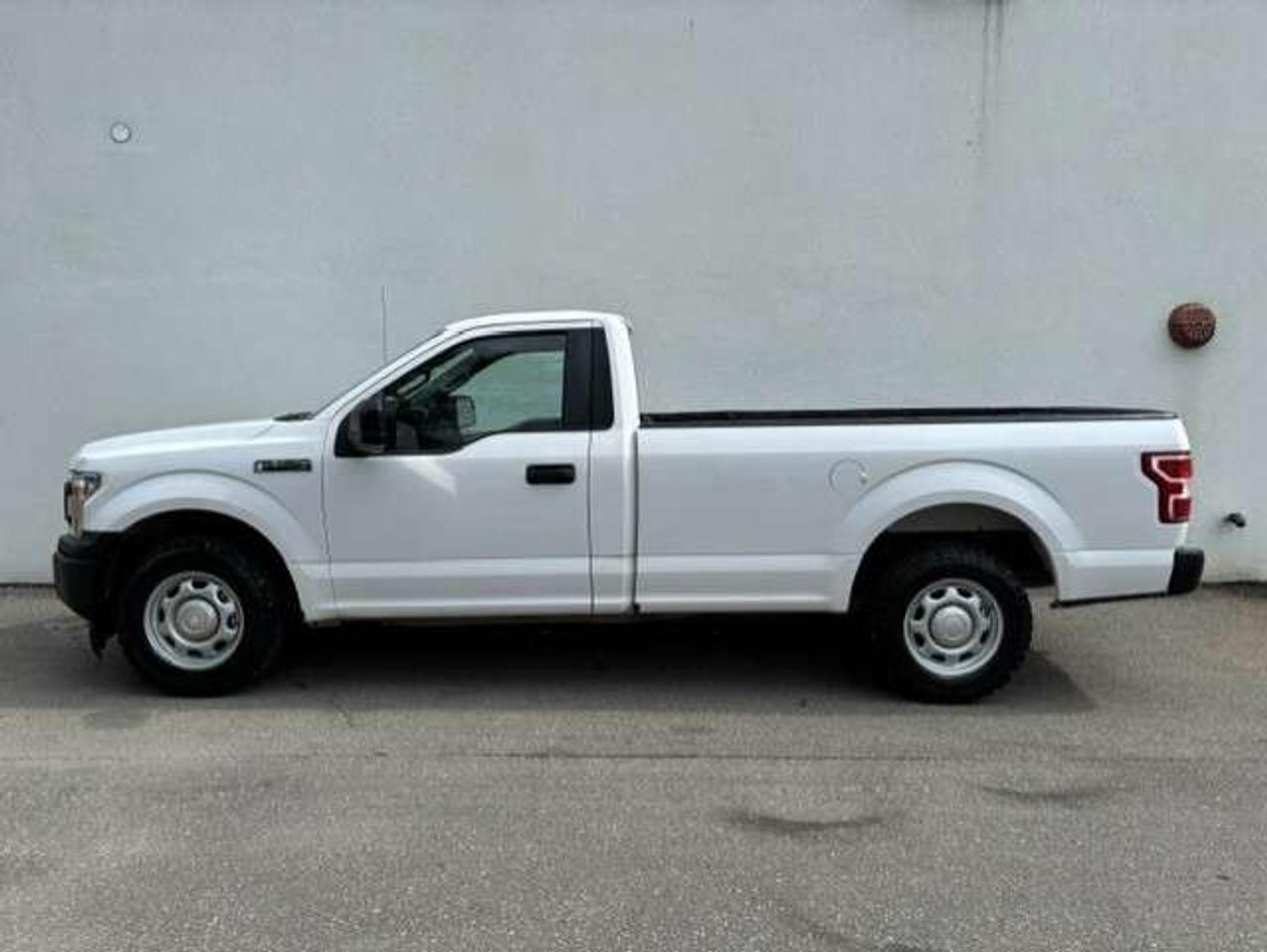 2018 Ford F-150 XL V6 REGULAR CAB-8' LONG BOX-CAMERA-TOW-1 OWNER! Photo