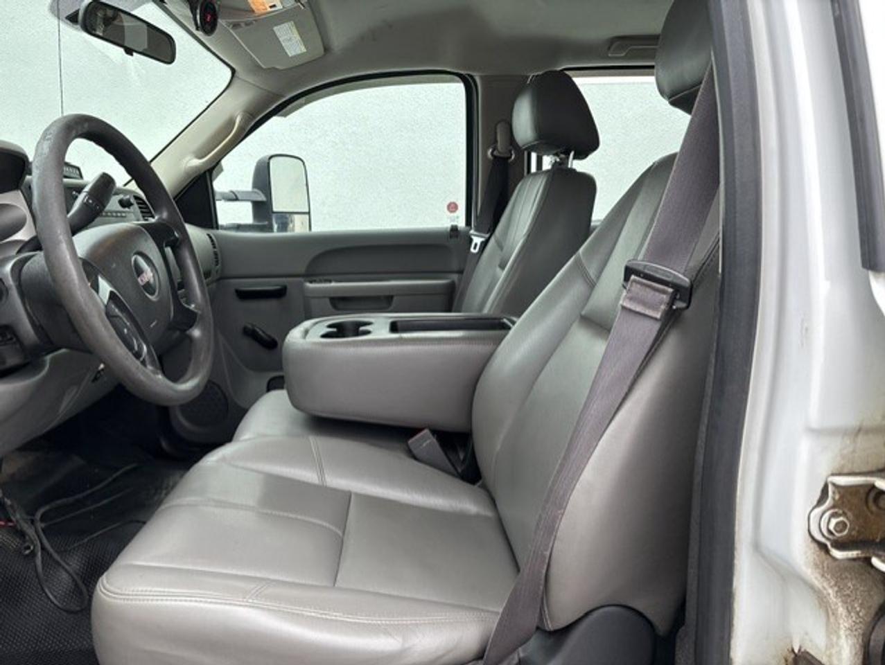 2014 GMC Sierra 3500HD 4WD CREW CAB-DUMP BOX-SNOW PLOW-CERTIFIED-1 OWNER Photo