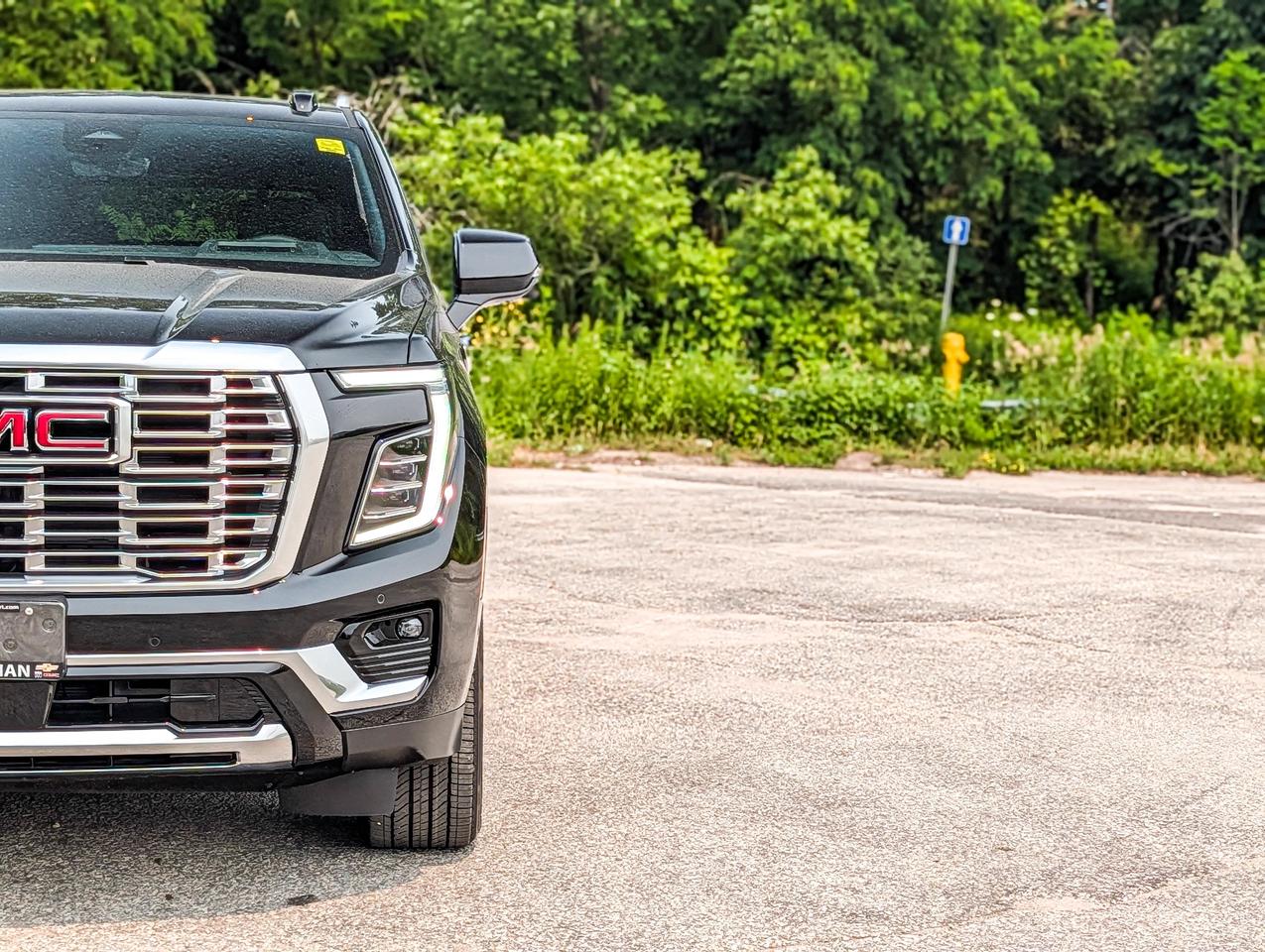 2026 GMC Yukon Denali Photo4