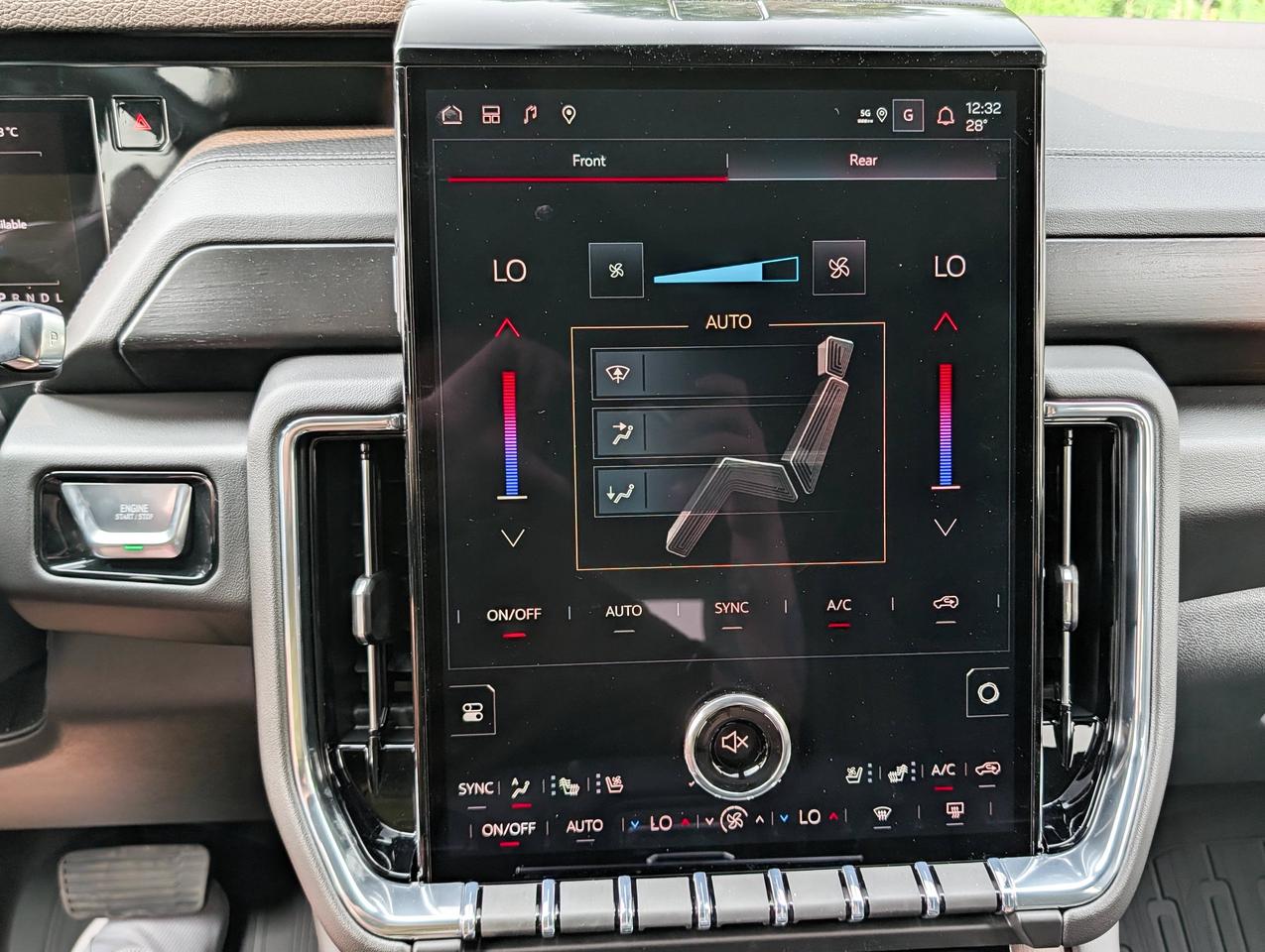 2026 GMC Yukon Denali Photo