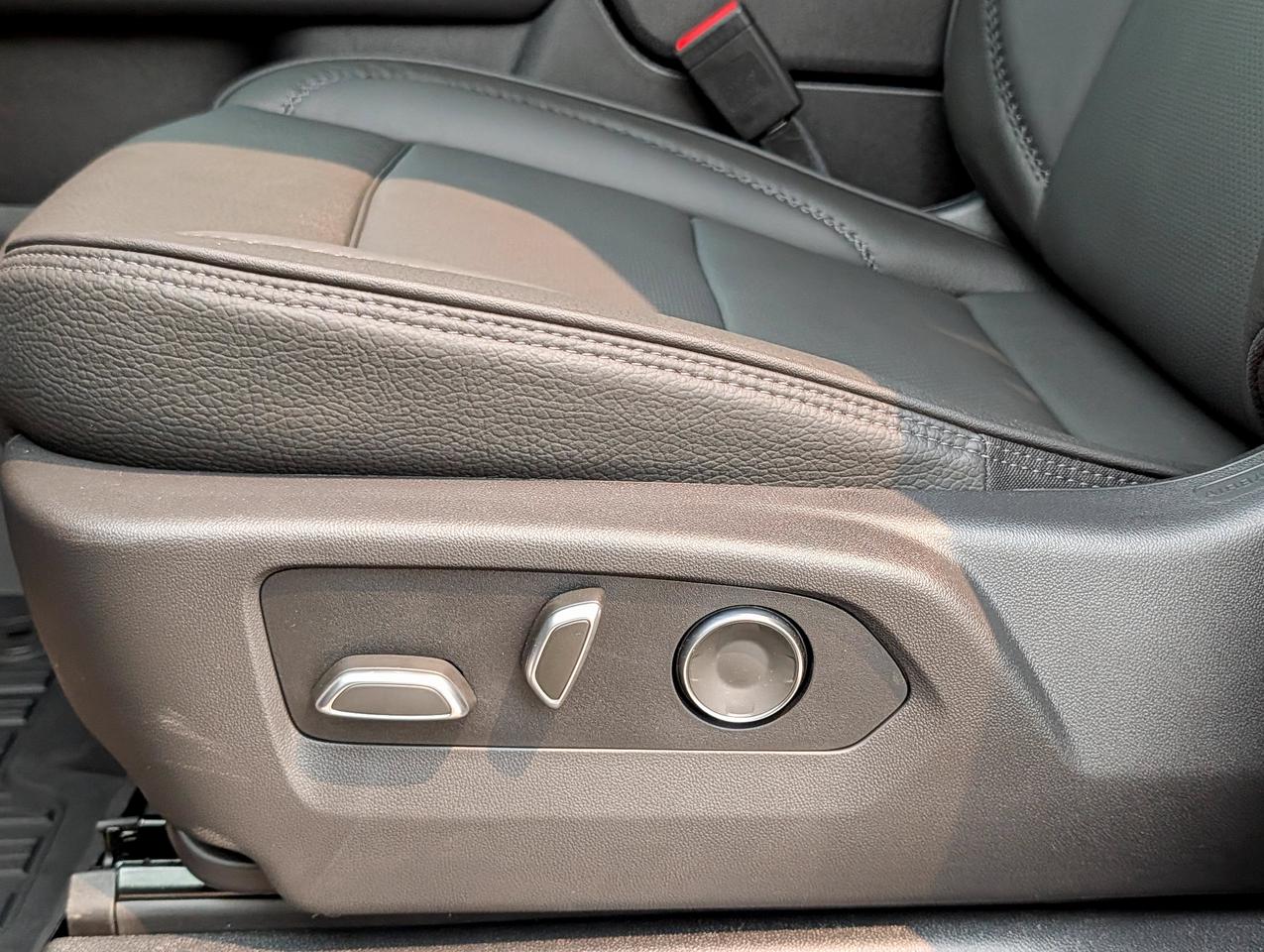 2026 GMC Yukon Denali Photo