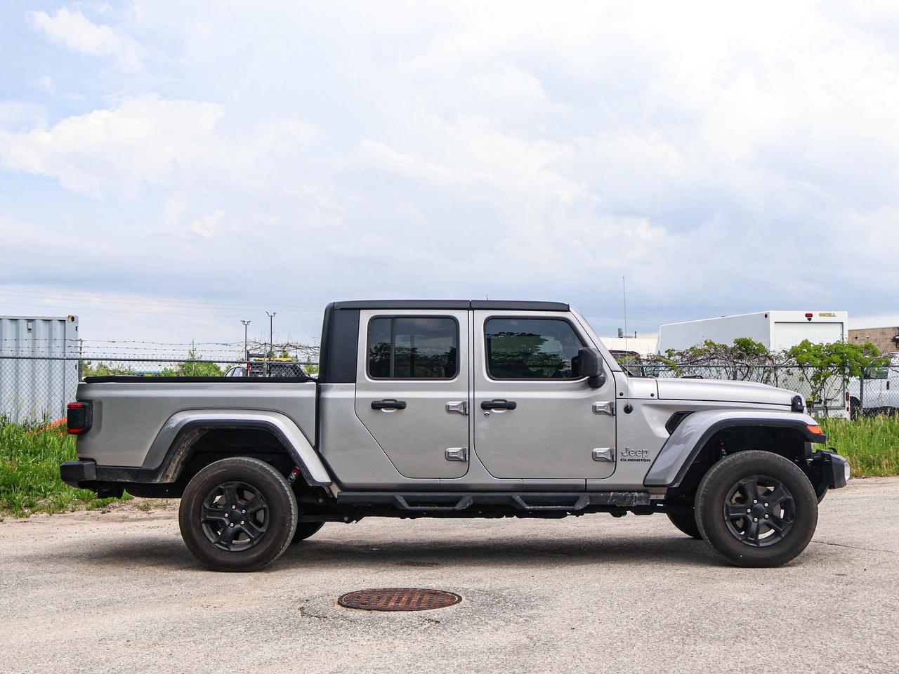 2020 Jeep Gladiator Overland Photo2