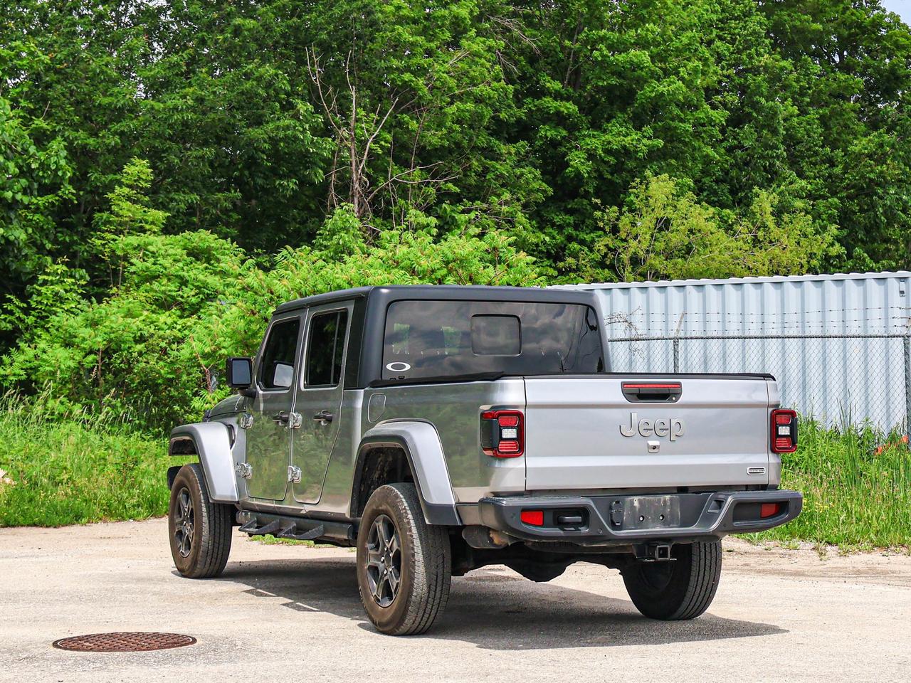 2020 Jeep Gladiator Overland Photo