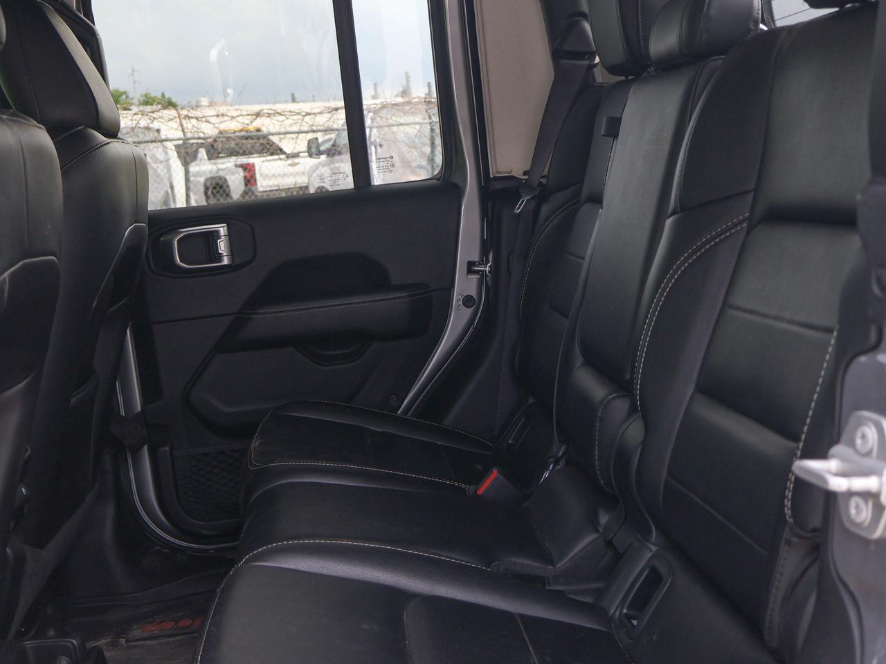 2020 Jeep Gladiator Overland Photo