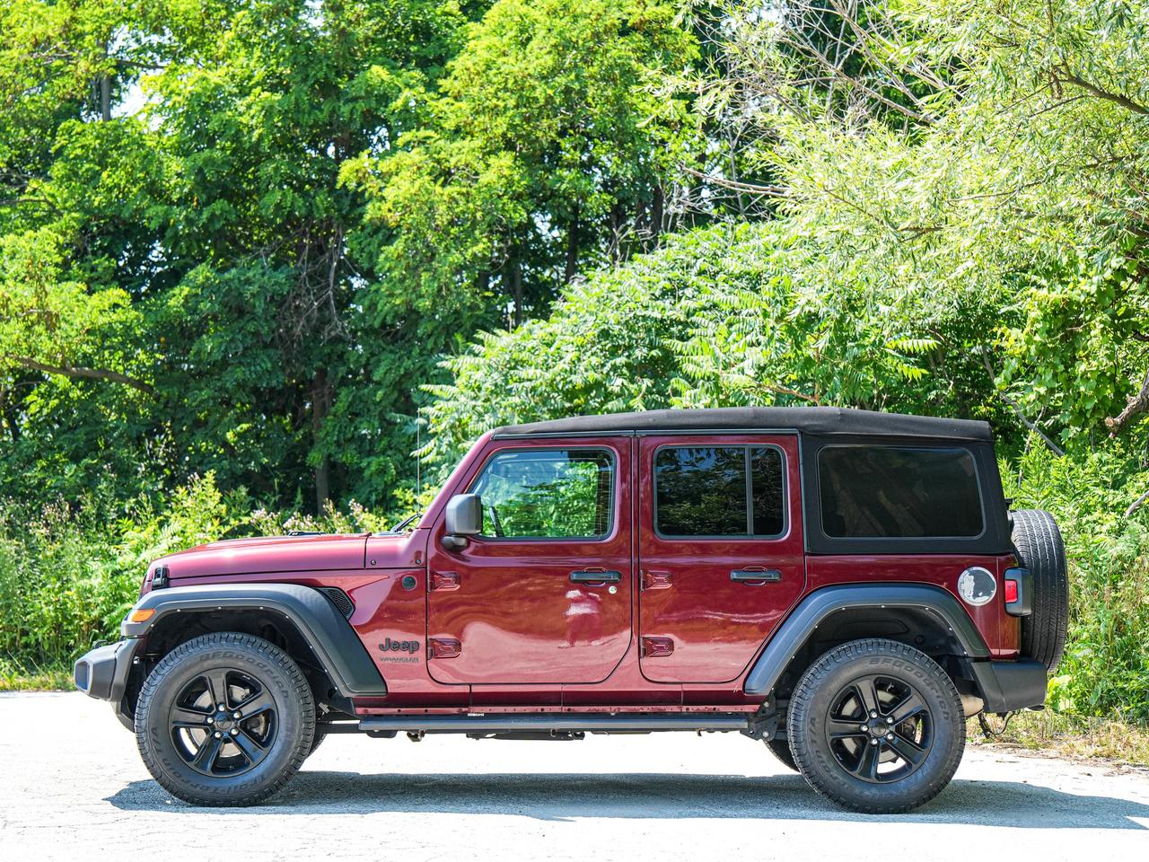 2022 Jeep Wrangler Sport Altitude Photo