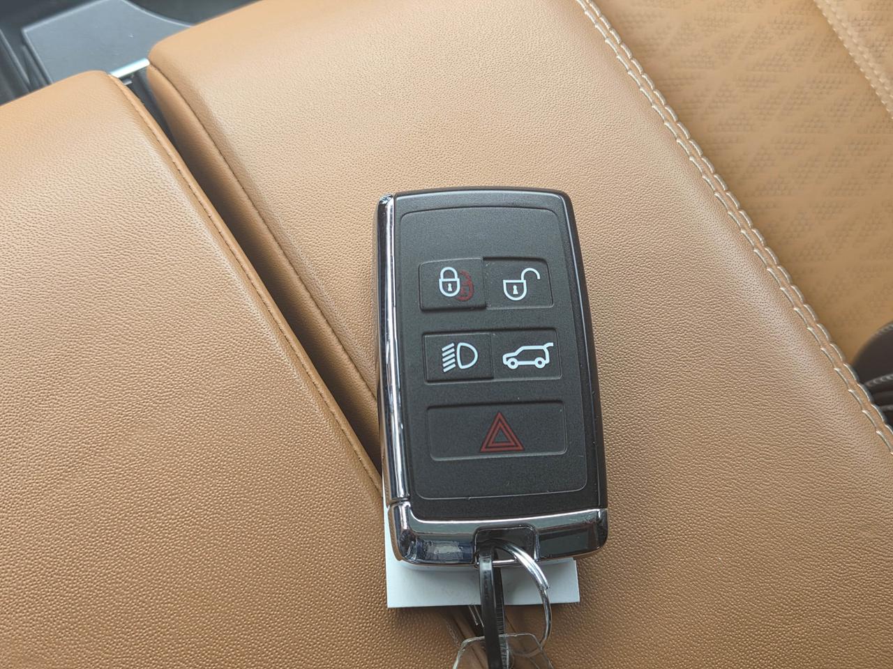 2021 Land Rover Range Rover Velar R-Dynamic HSE Photo
