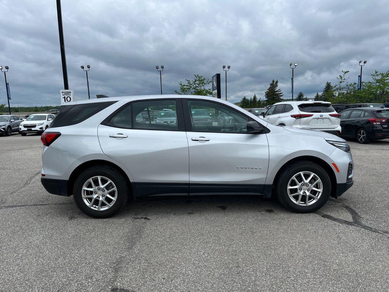 2022 Chevrolet Equinox LS AWD Photo