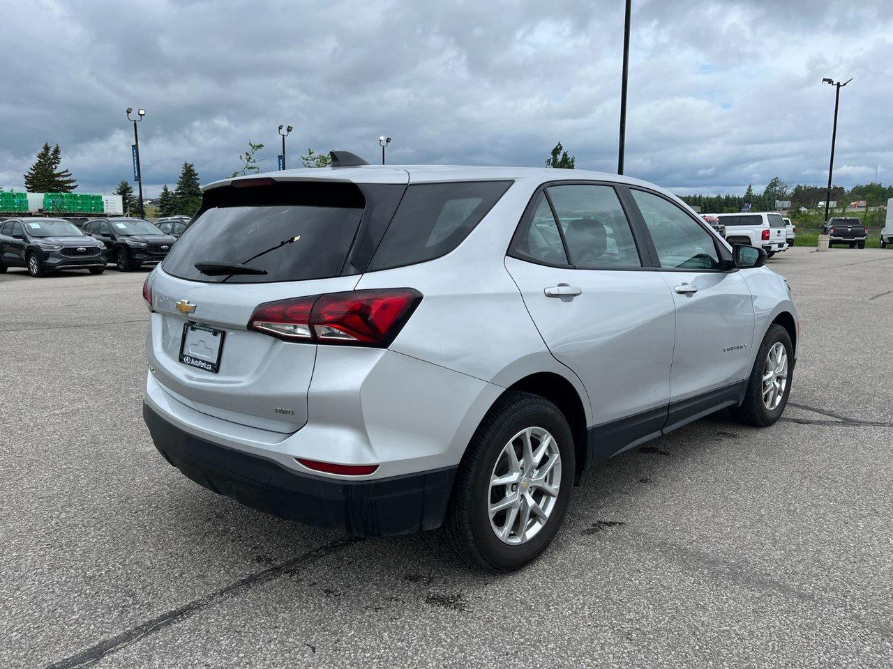 2022 Chevrolet Equinox LS AWD Photo