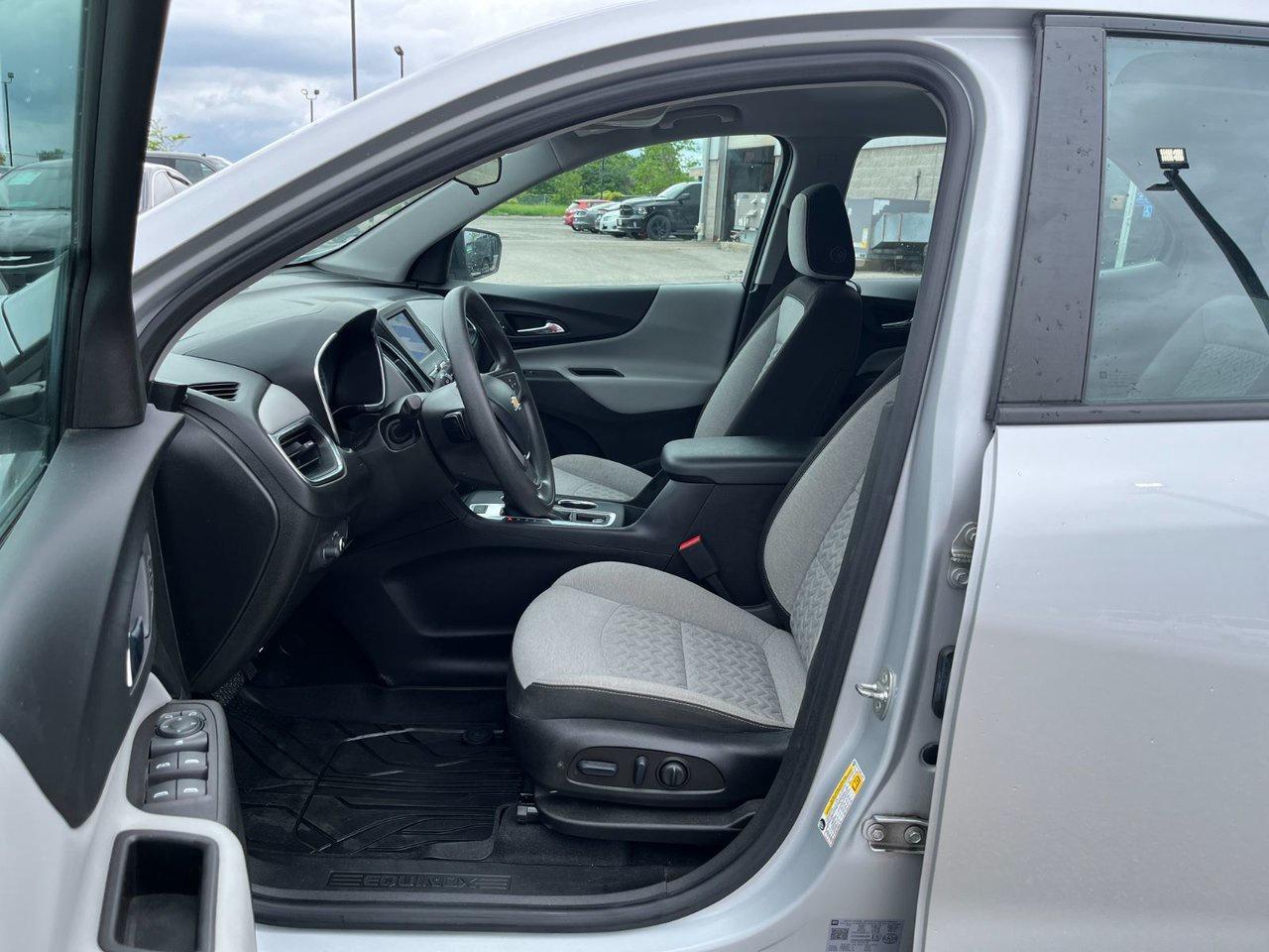 2022 Chevrolet Equinox LS AWD Photo