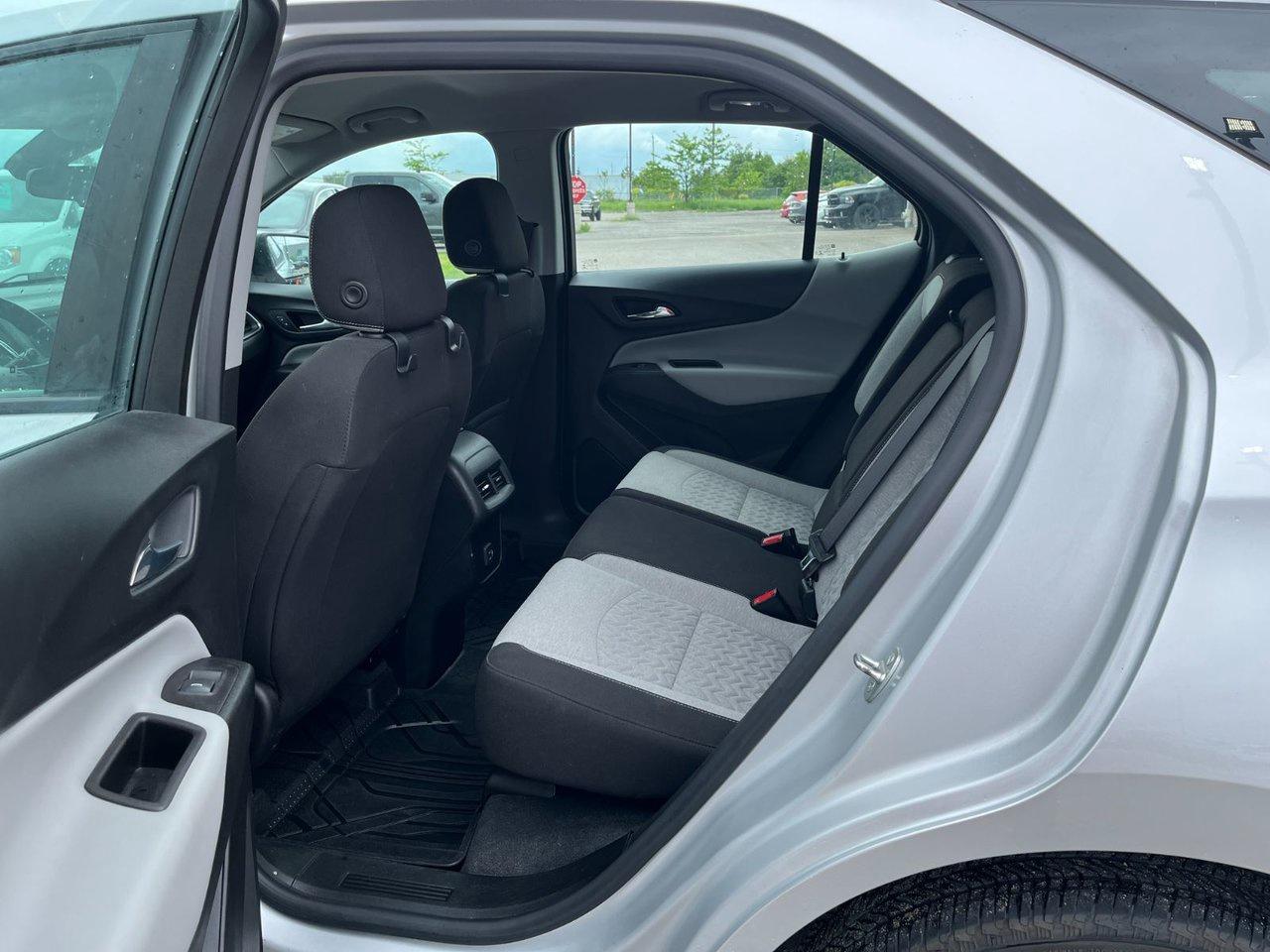 2022 Chevrolet Equinox LS AWD Photo
