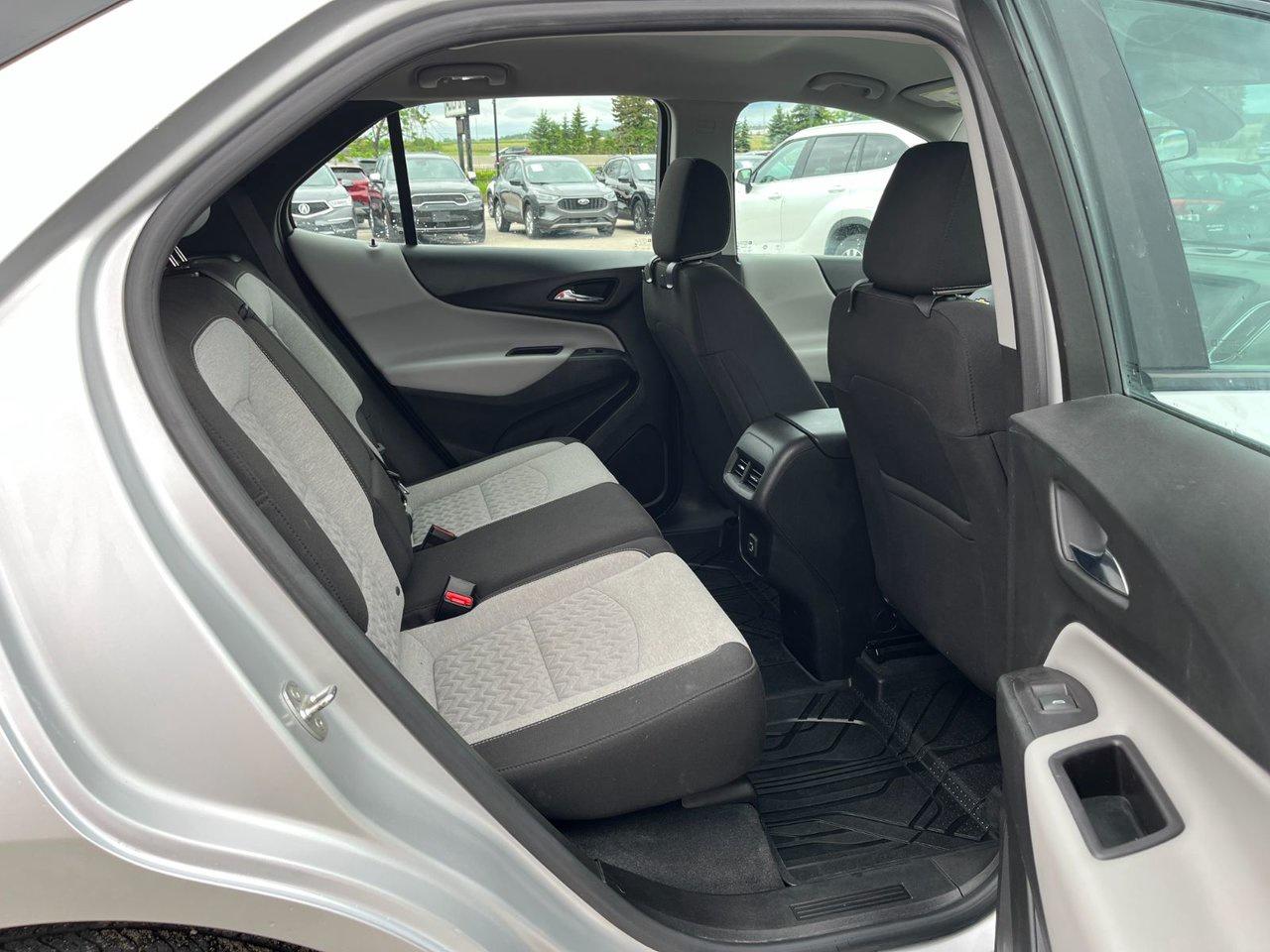 2022 Chevrolet Equinox LS AWD Photo