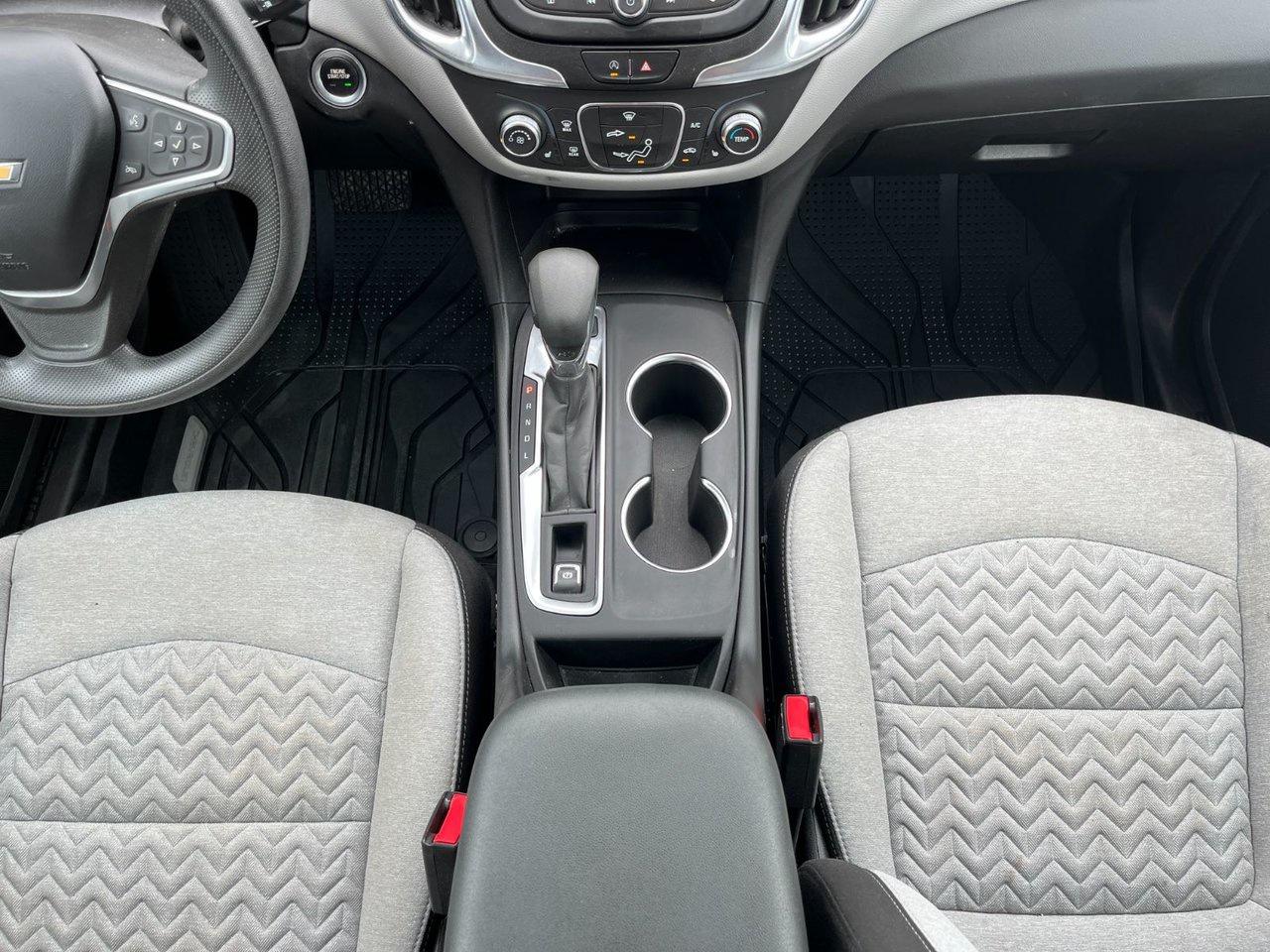 2022 Chevrolet Equinox LS AWD Photo