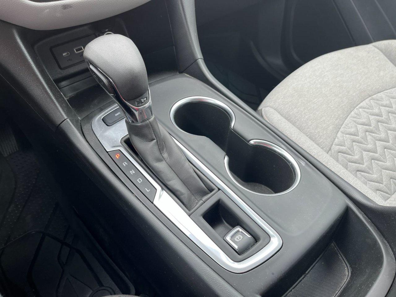 2022 Chevrolet Equinox LS AWD Photo