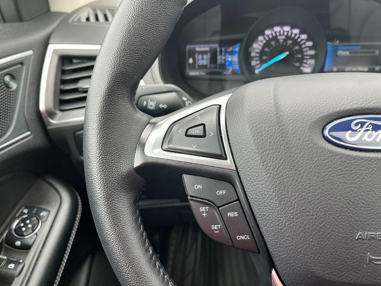 2024 Ford Edge Titanium AWD Photo