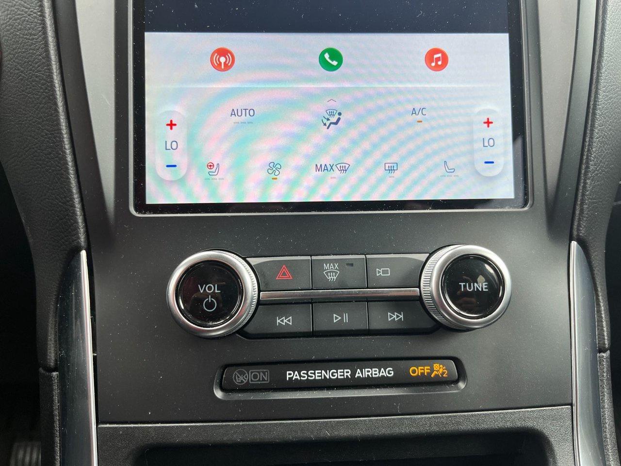 2024 Ford Edge Titanium AWD Photo