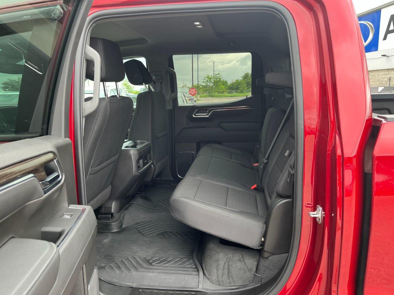 2025 Chevrolet Silverado 1500 4WD Crew Cab 147 LT Trail Boss Photo