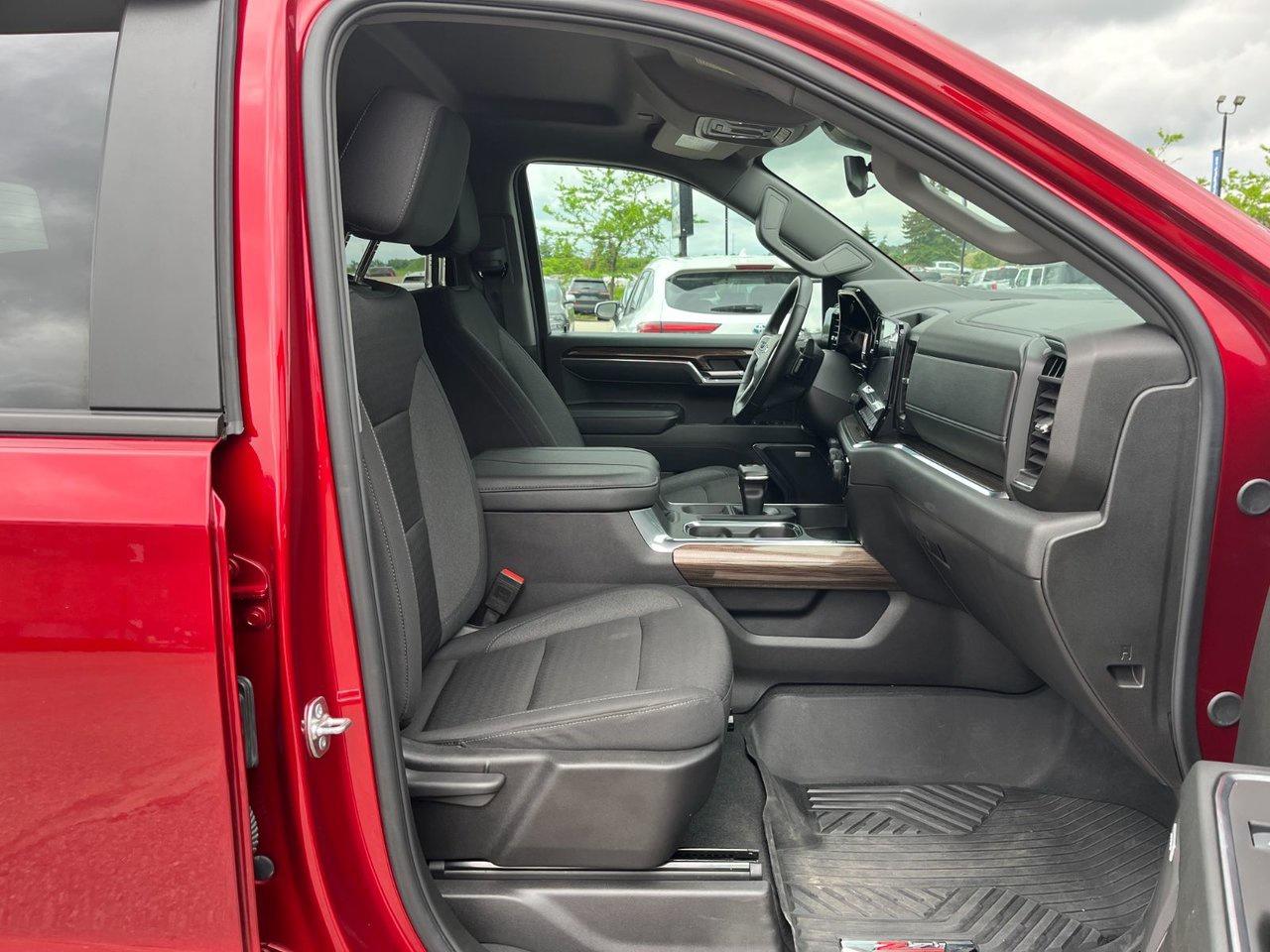 2025 Chevrolet Silverado 1500 4WD Crew Cab 147 LT Trail Boss Photo