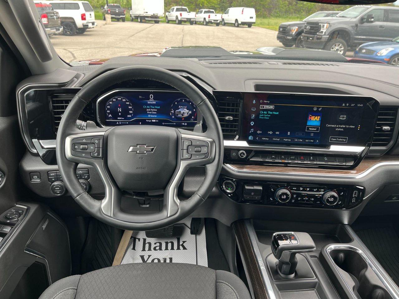 2025 Chevrolet Silverado 1500 4WD Crew Cab 147 LT Trail Boss Photo