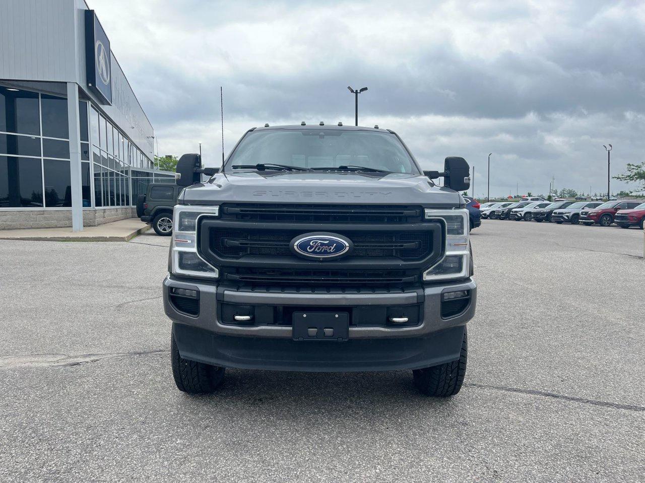 2022 Ford SUPER DUTY F-350 SRW Platinum 4WD Crew Cab 6.75' Box Photo2