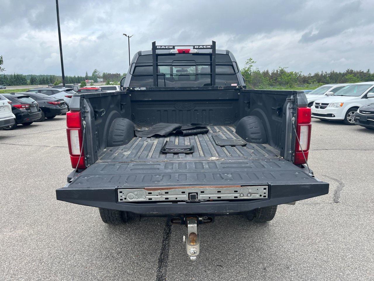 2022 Ford SUPER DUTY F-350 SRW Platinum 4WD Crew Cab 6.75' Box Photo