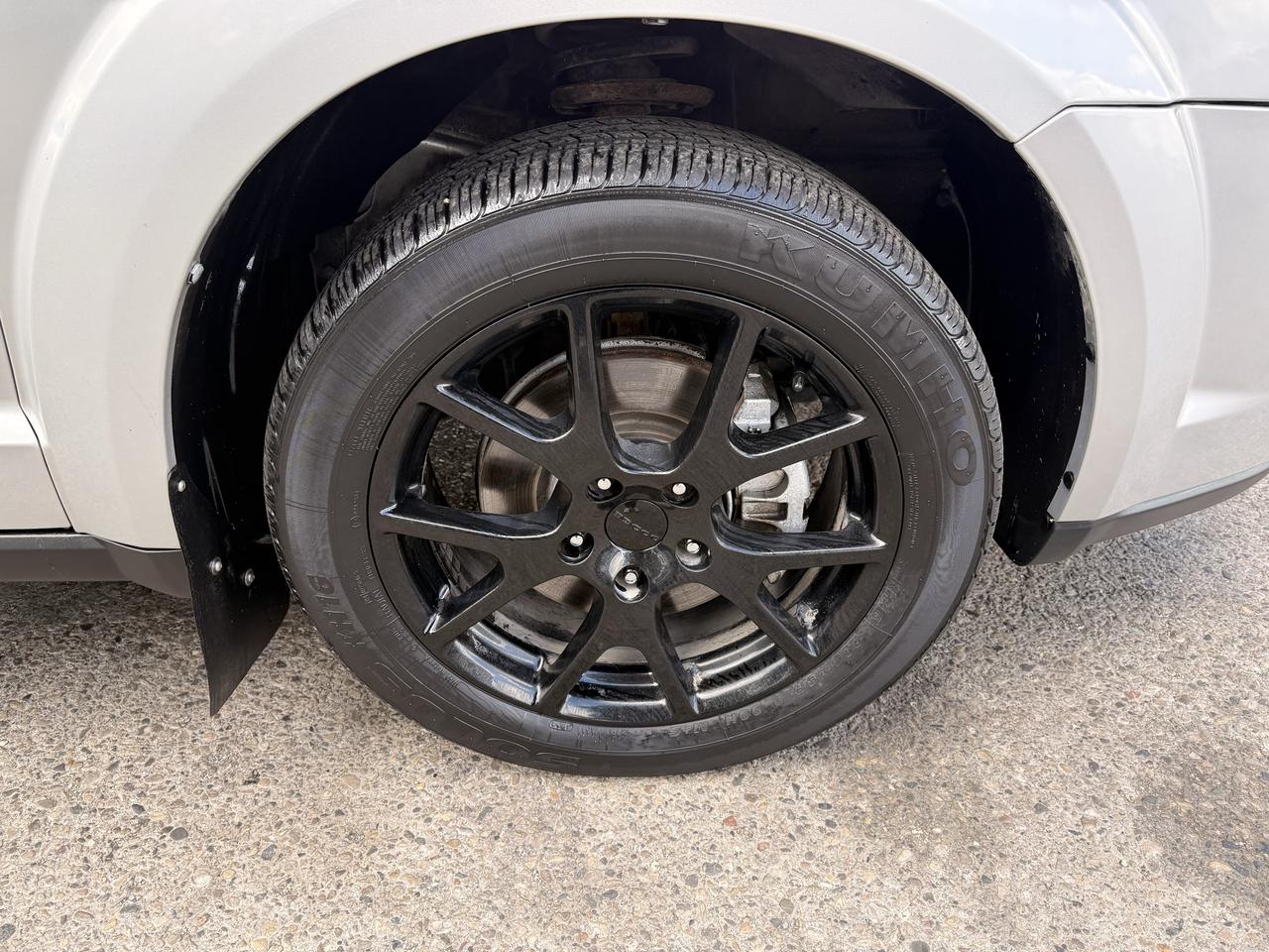 2014 Dodge Journey SXT | V6 | Two Sets of Wheels Photo