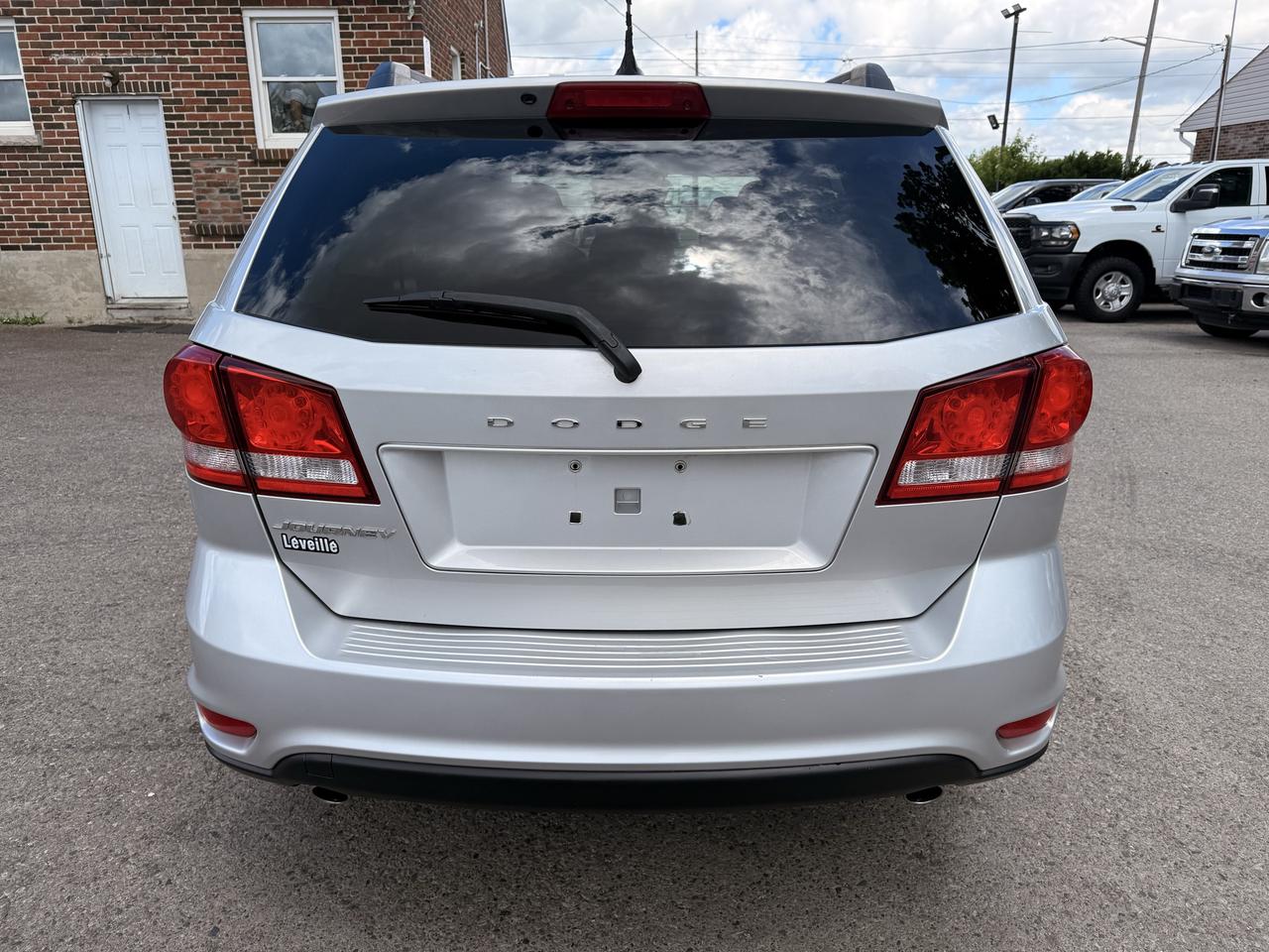 2014 Dodge Journey SXT | V6 | Two Sets of Wheels Photo