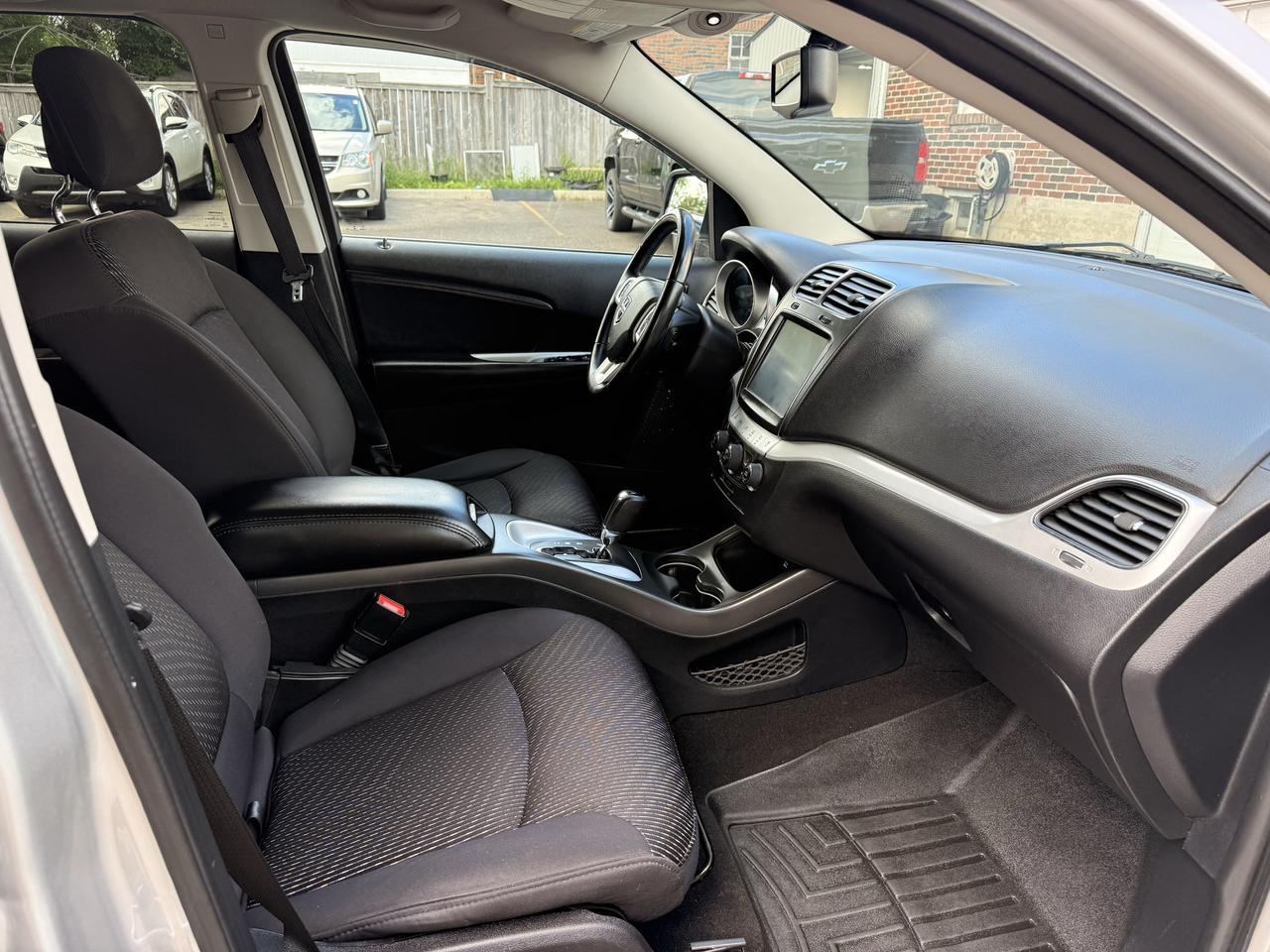 2014 Dodge Journey SXT | V6 | Two Sets of Wheels Photo