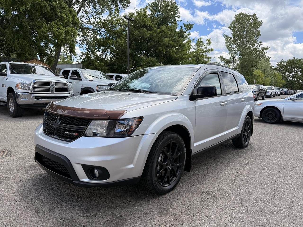 2014 Dodge Journey SXT | V6 | Two Sets of Wheels Photo