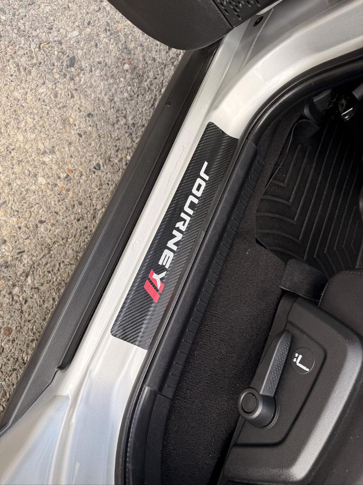 2014 Dodge Journey SXT | V6 | Two Sets of Wheels Photo