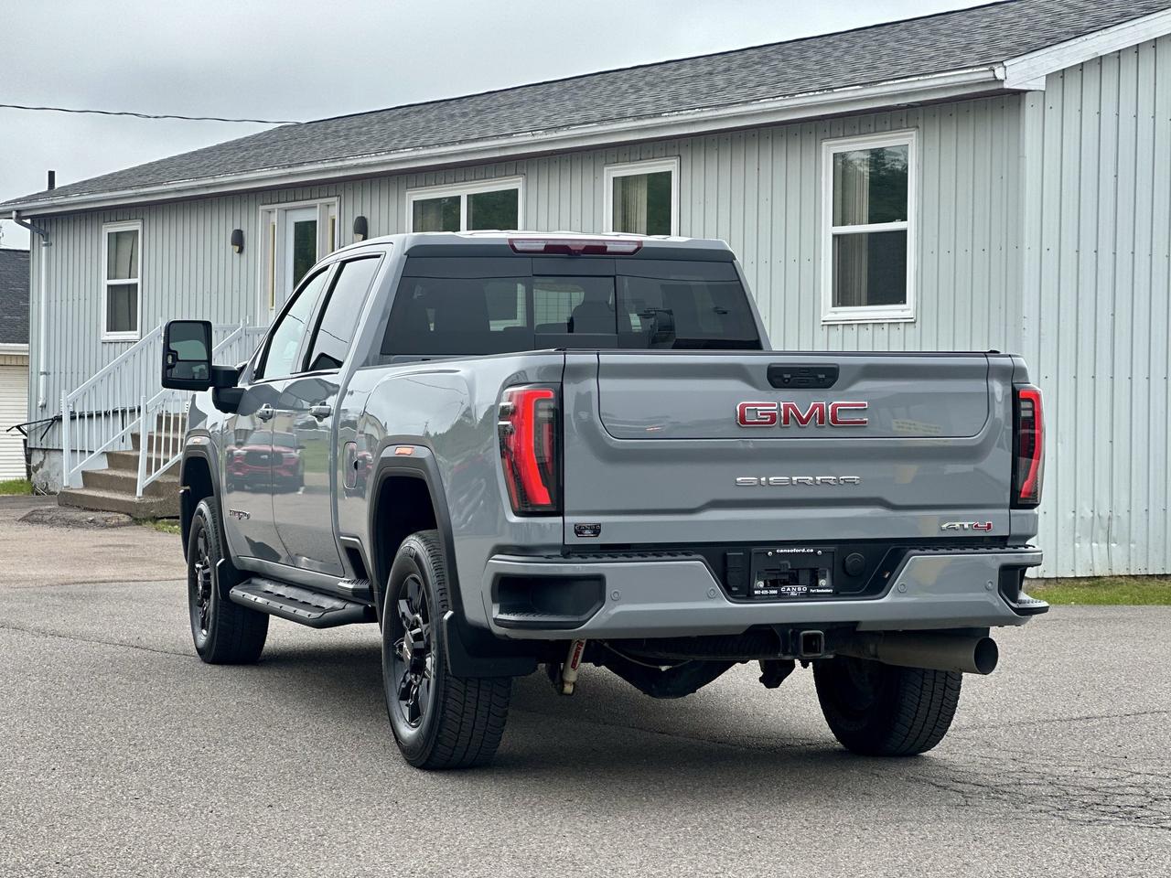 2025 GMC Sierra 2500 AT4 4X4 CREW W/ROOF/OFF ROAD PKG Photo3