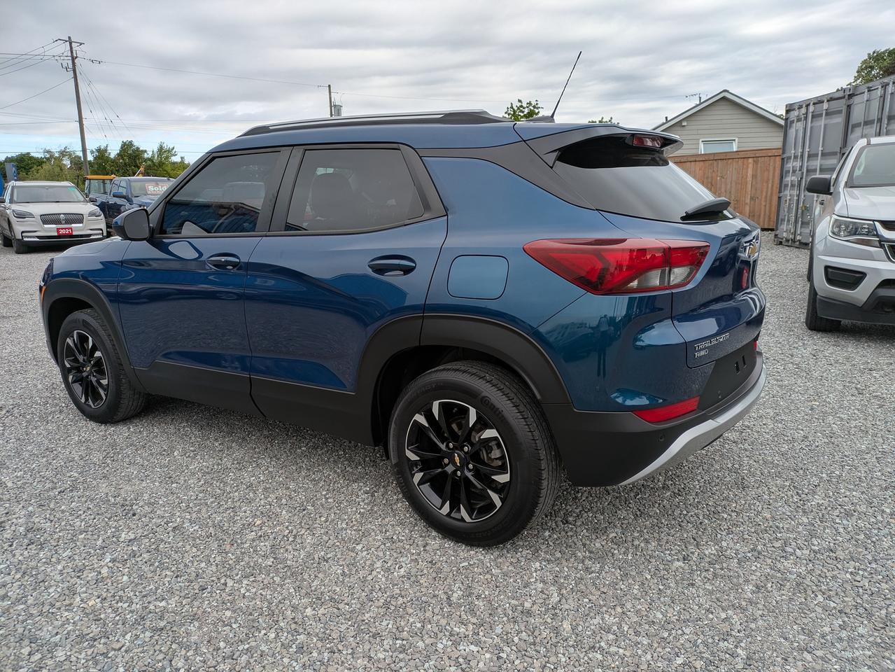 2021 Chevrolet TrailBlazer AWD 4dr LT Photo2