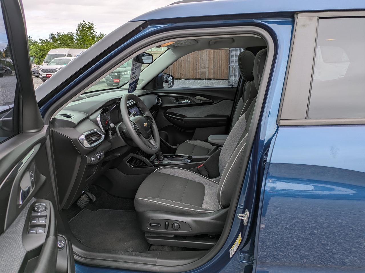 2021 Chevrolet TrailBlazer AWD 4dr LT Photo